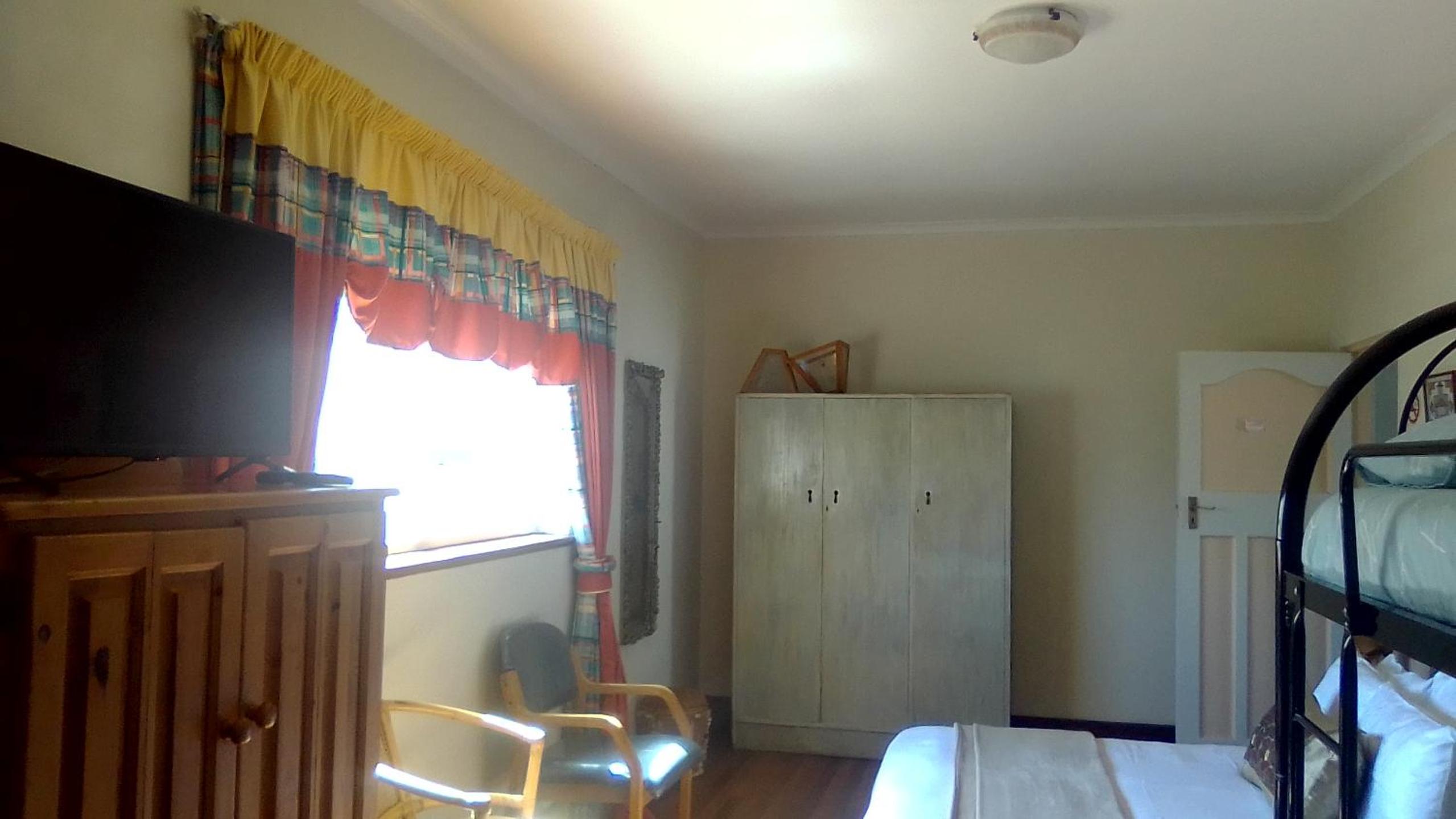 Family Room - Photo 4