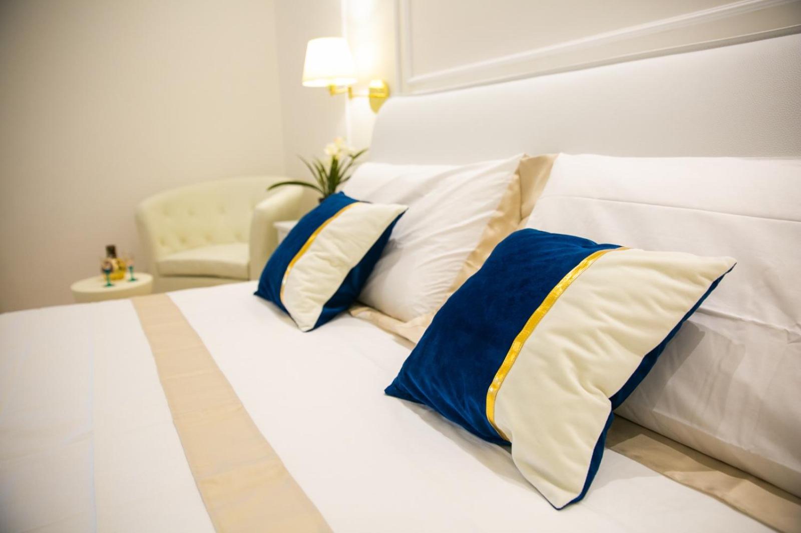 Large Double Room photo 2
