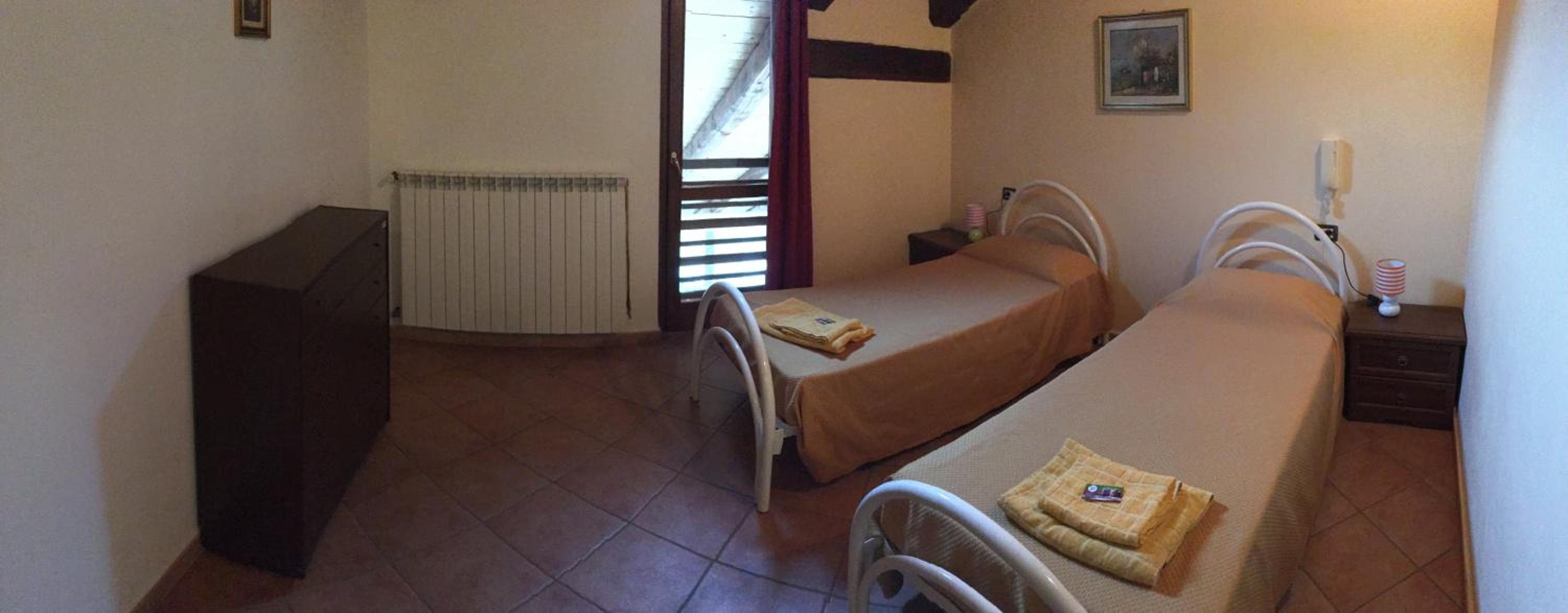 Twin Room with Private Bathroom photo 1