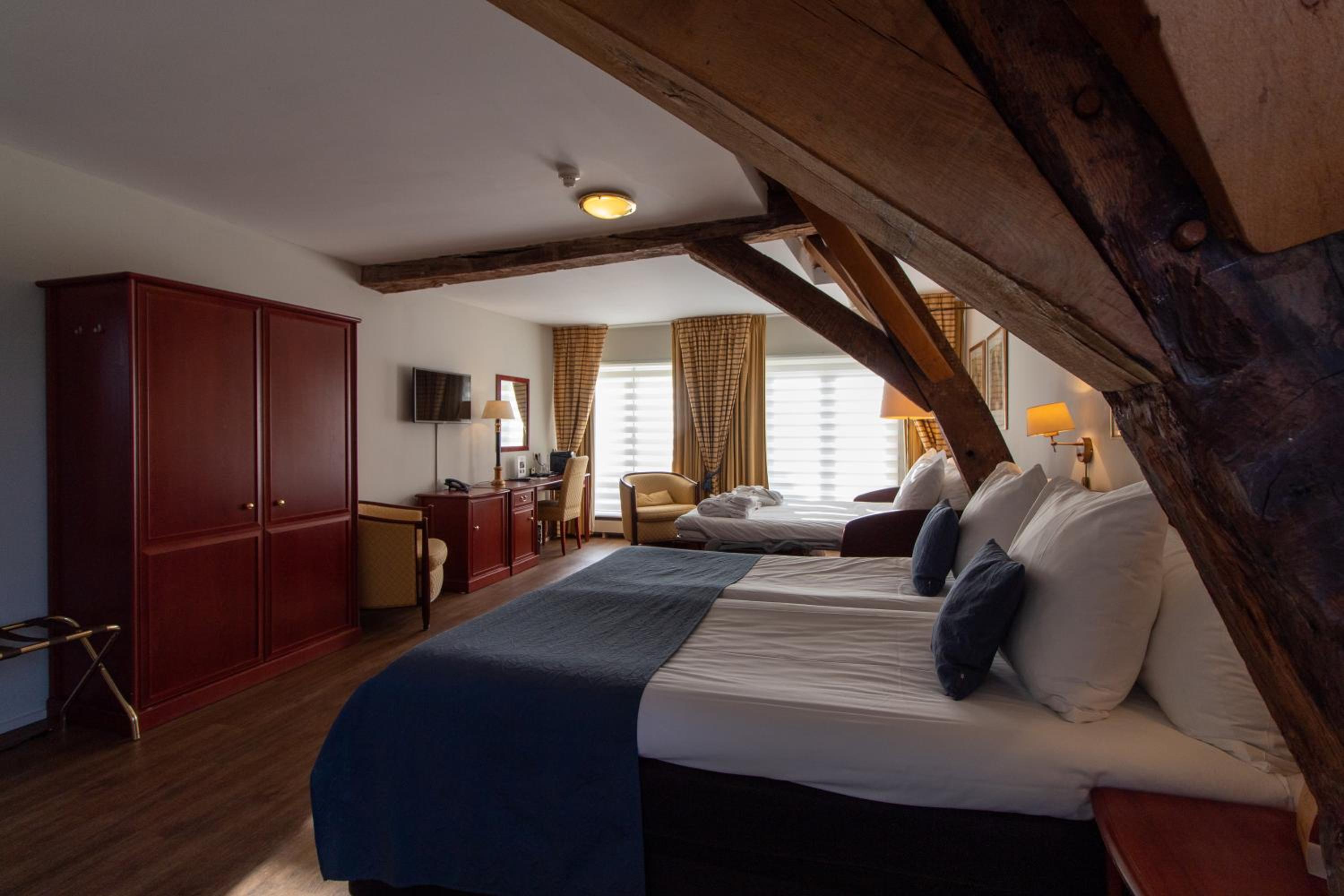 Family Junior Suite - Photo 1