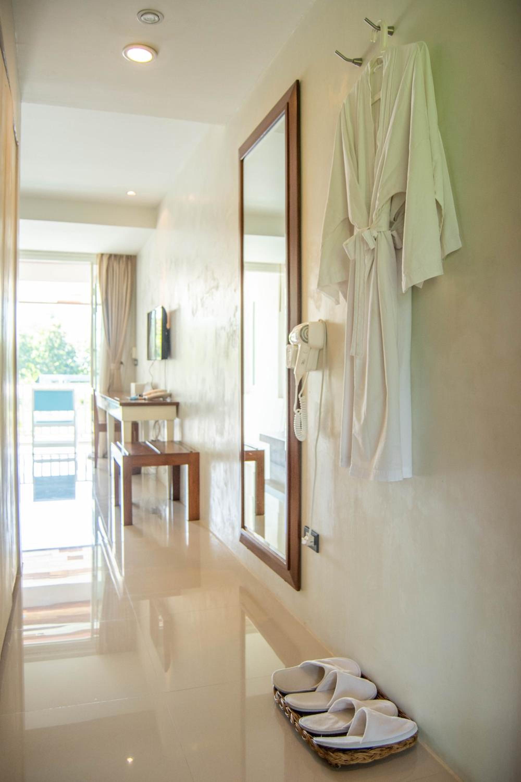 Ionian Superior High Floor River View ( Double Bed ) - Photo 13