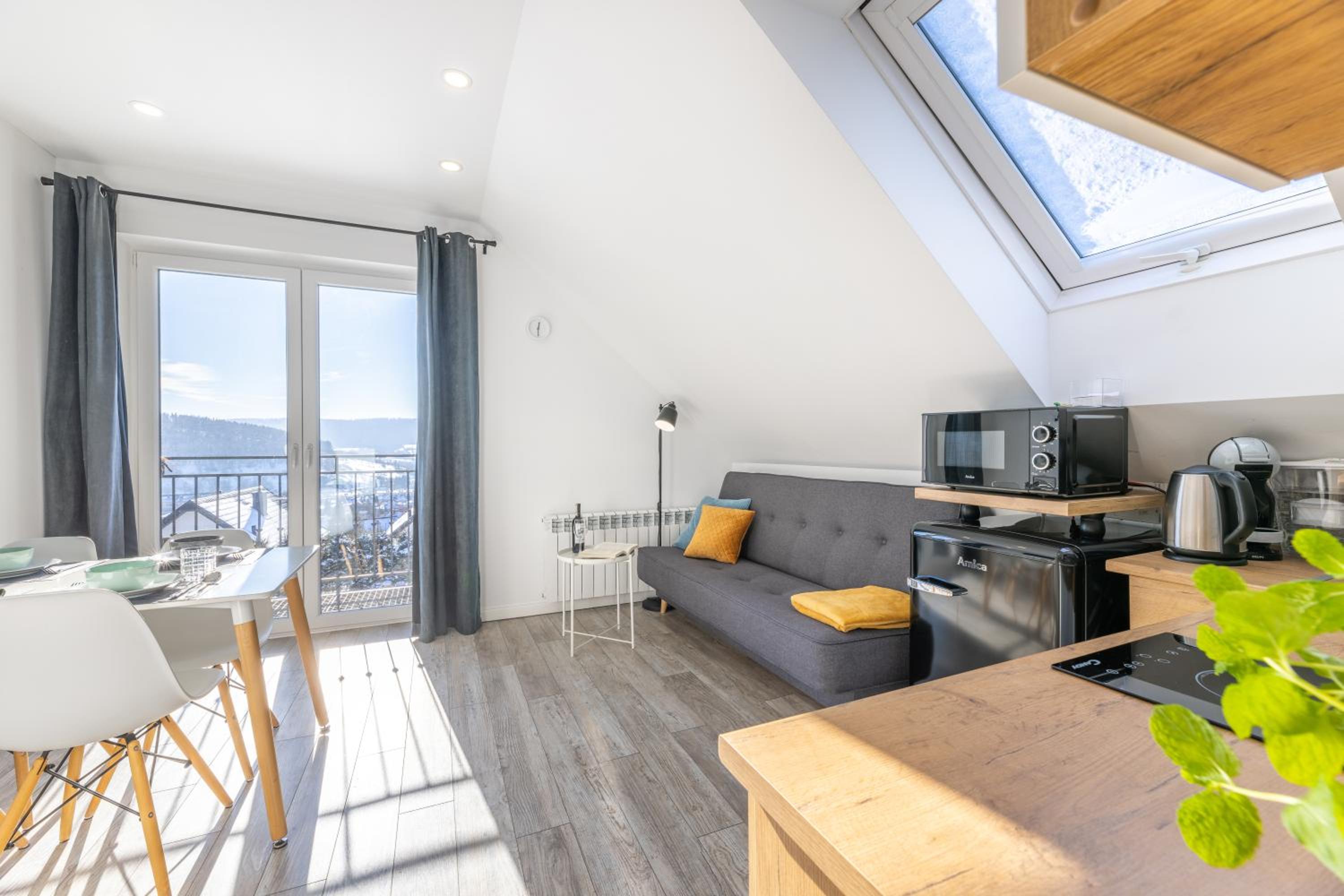 Apartment with Mountain View photo 2