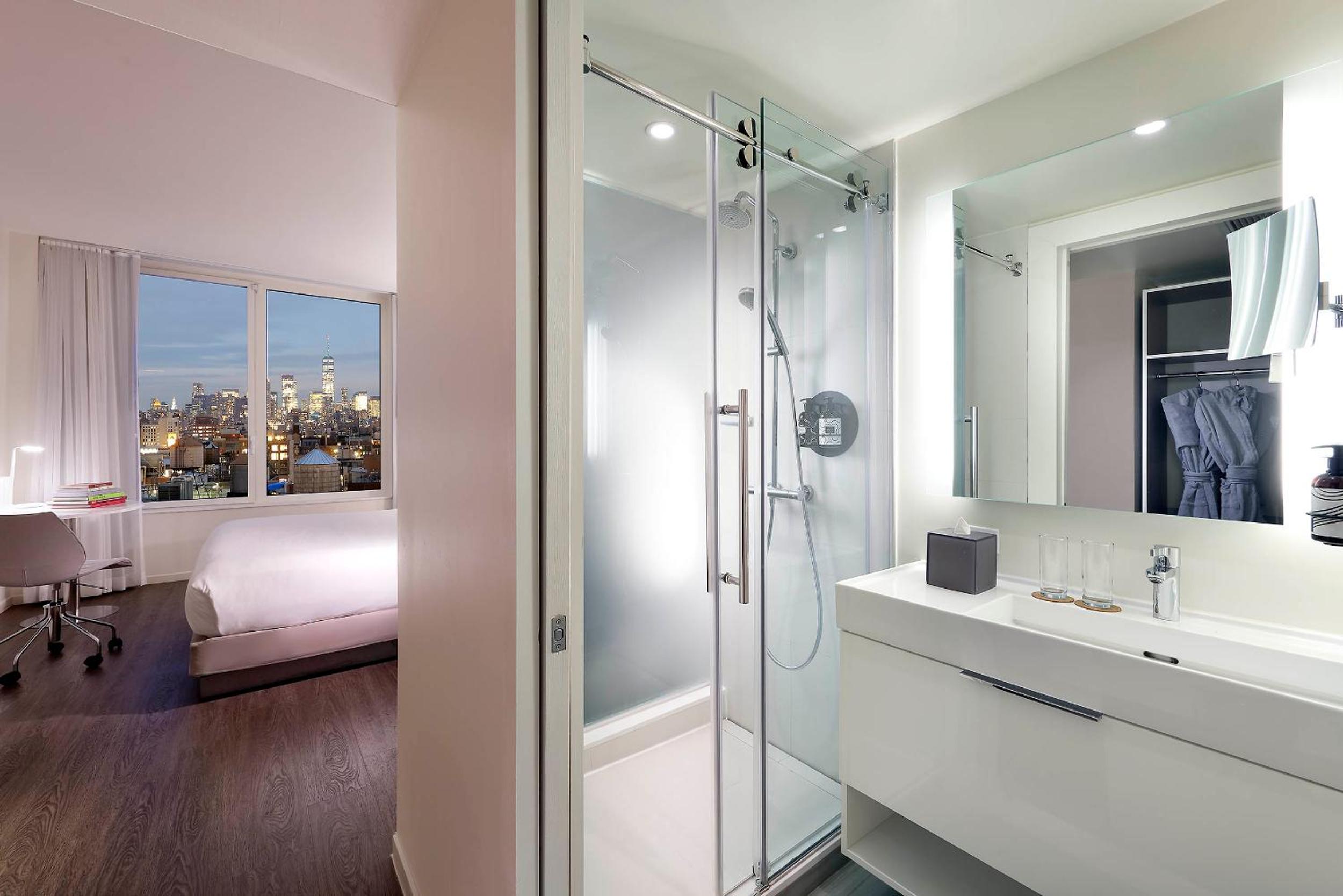 The INNSiDE Room - King - City View photo 2