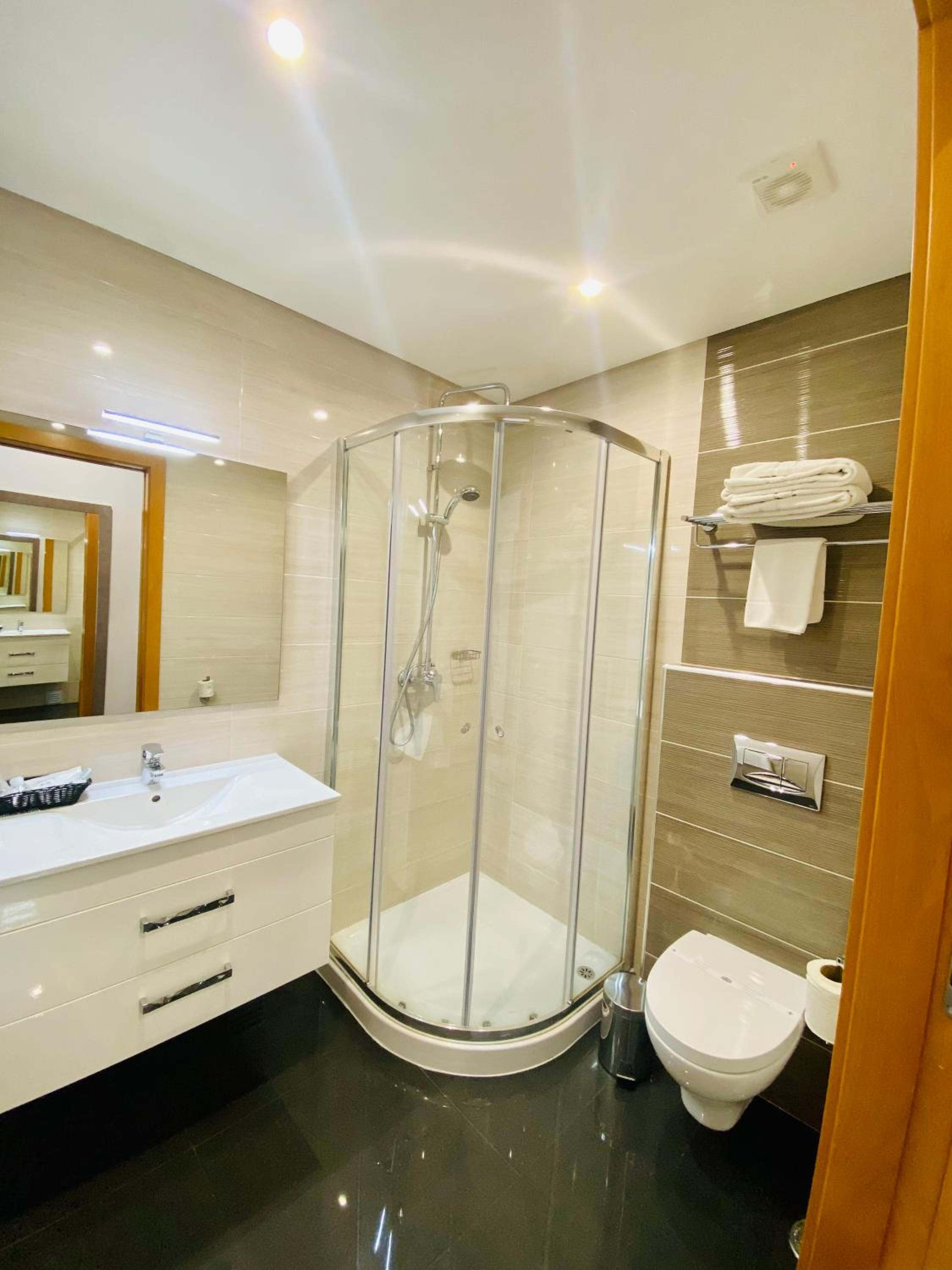 Double or Twin Room - Photo 2