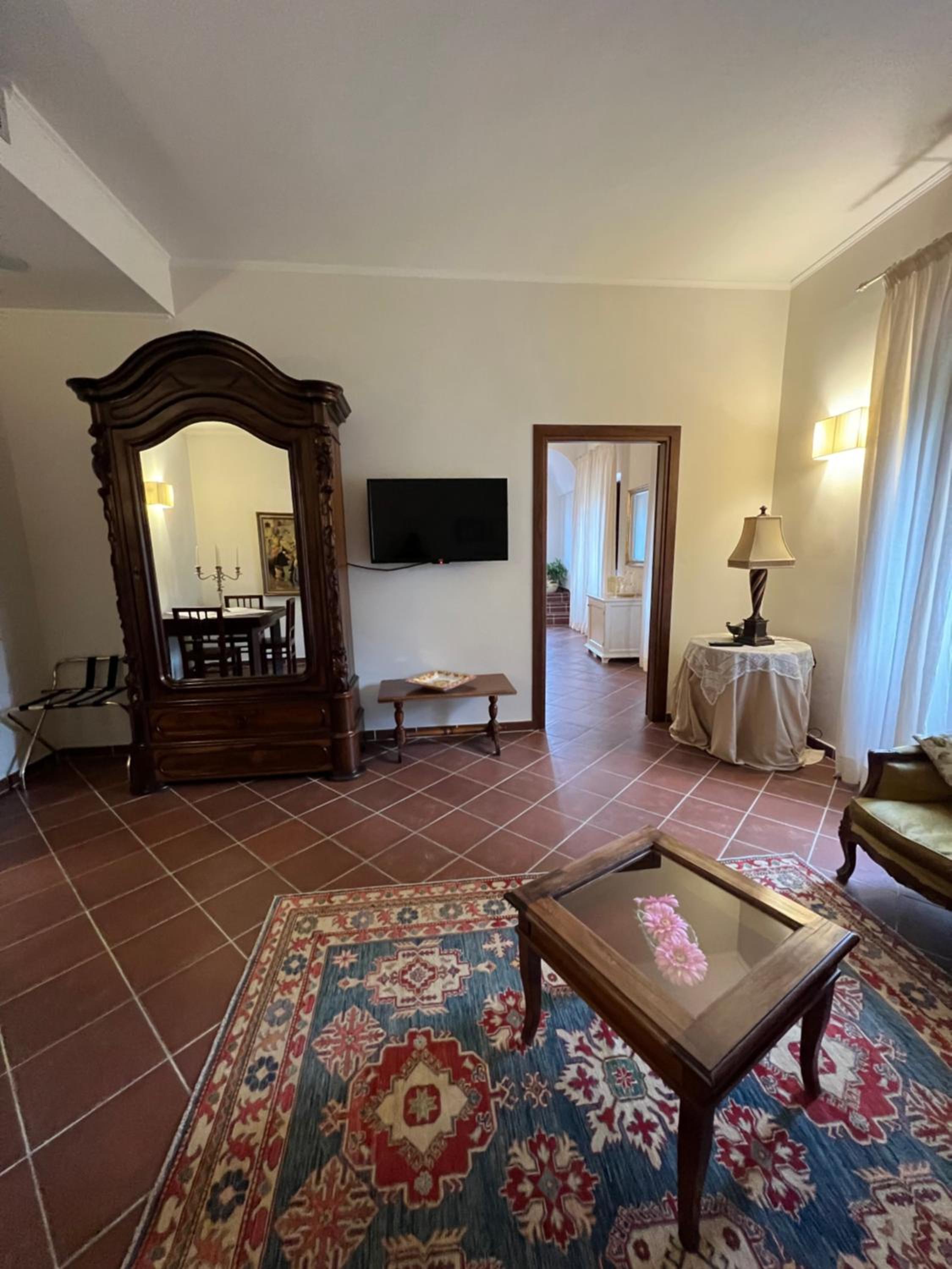 Deluxe Suite - Photo 9