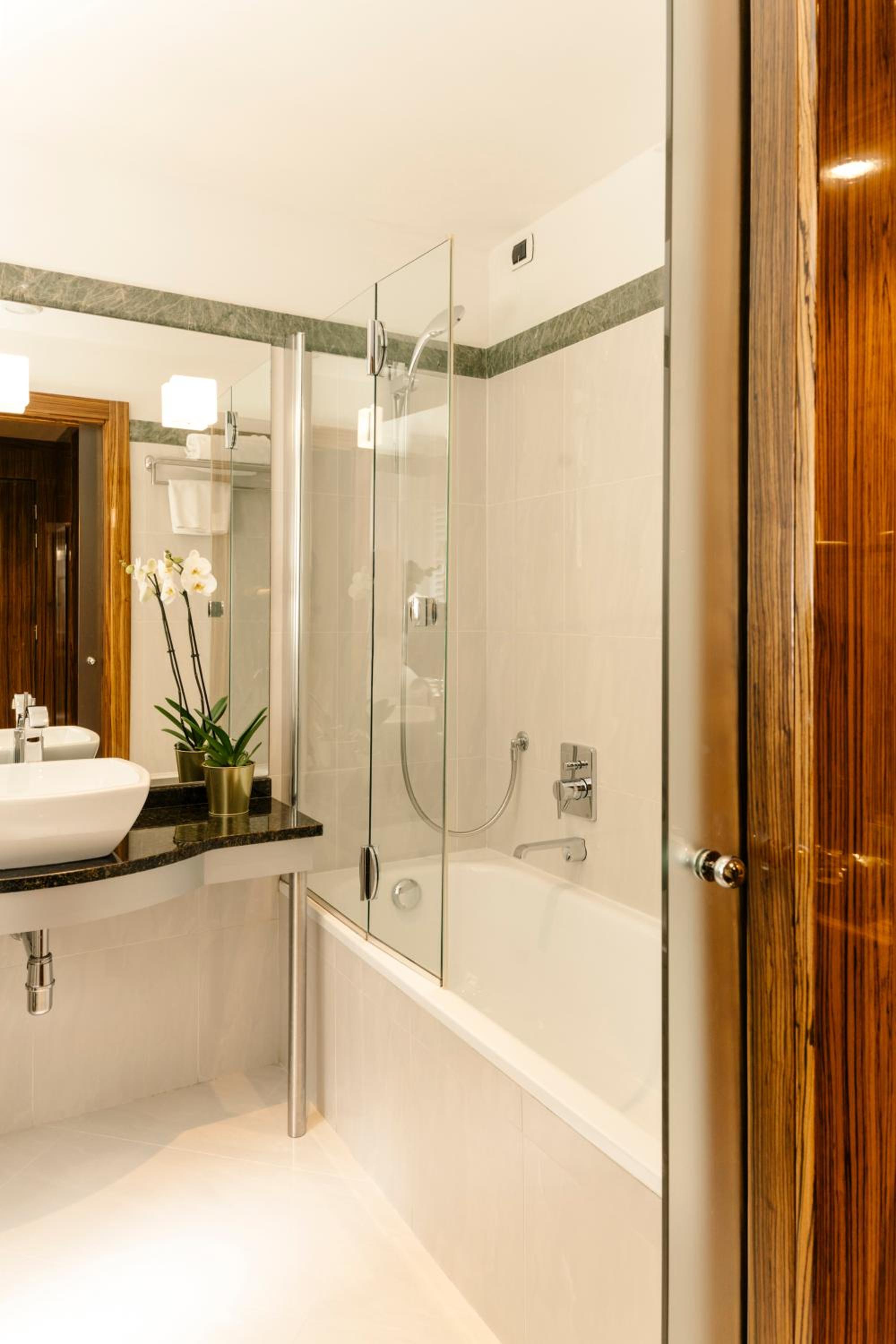 Comfort Double Room with Bath photo 2