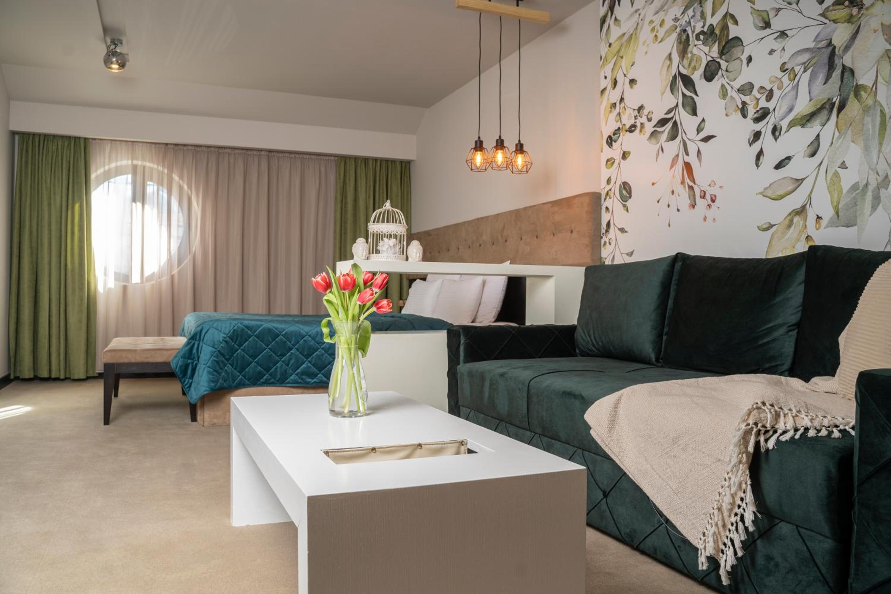 King Suite - Photo 13