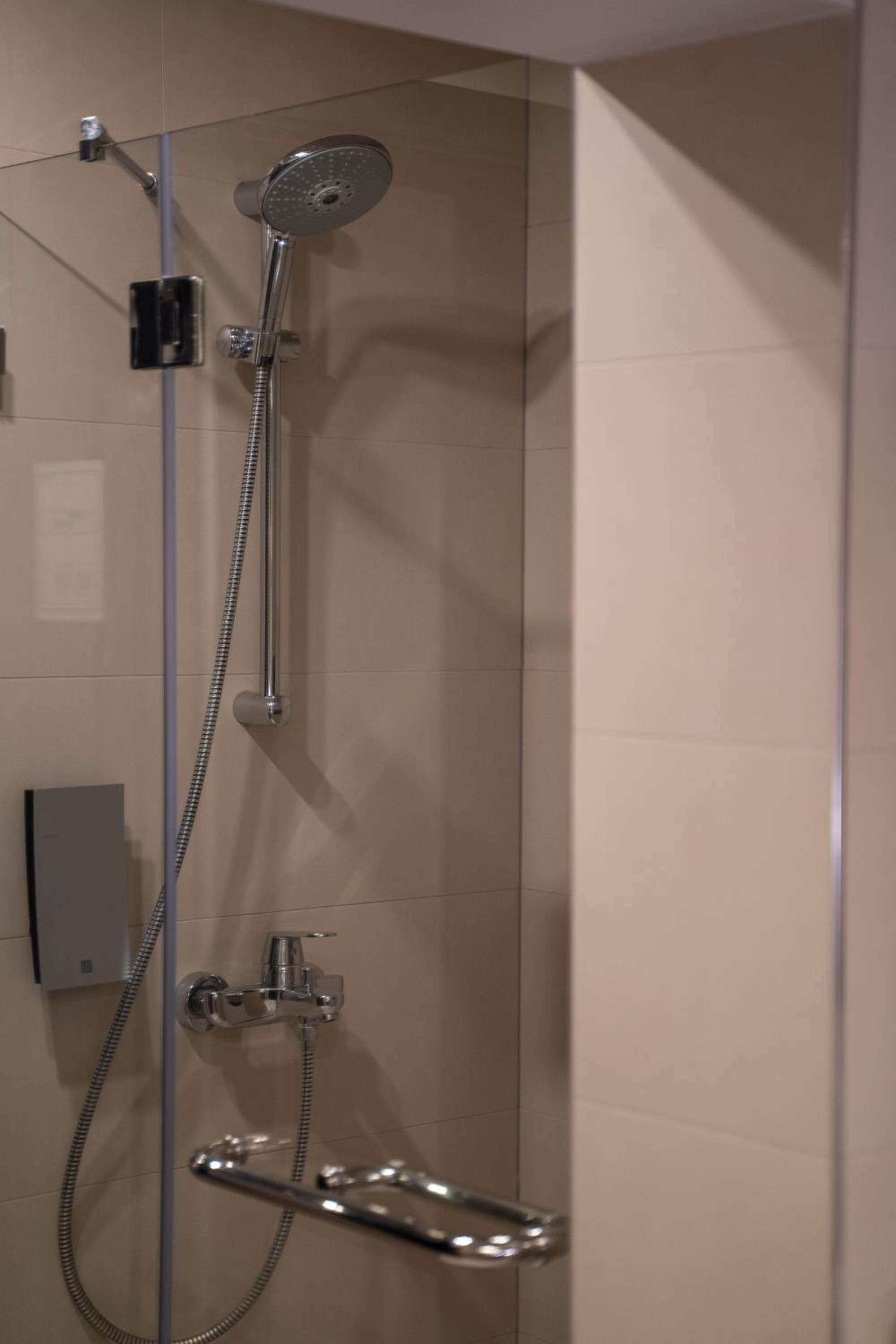 King Suite - Photo 6