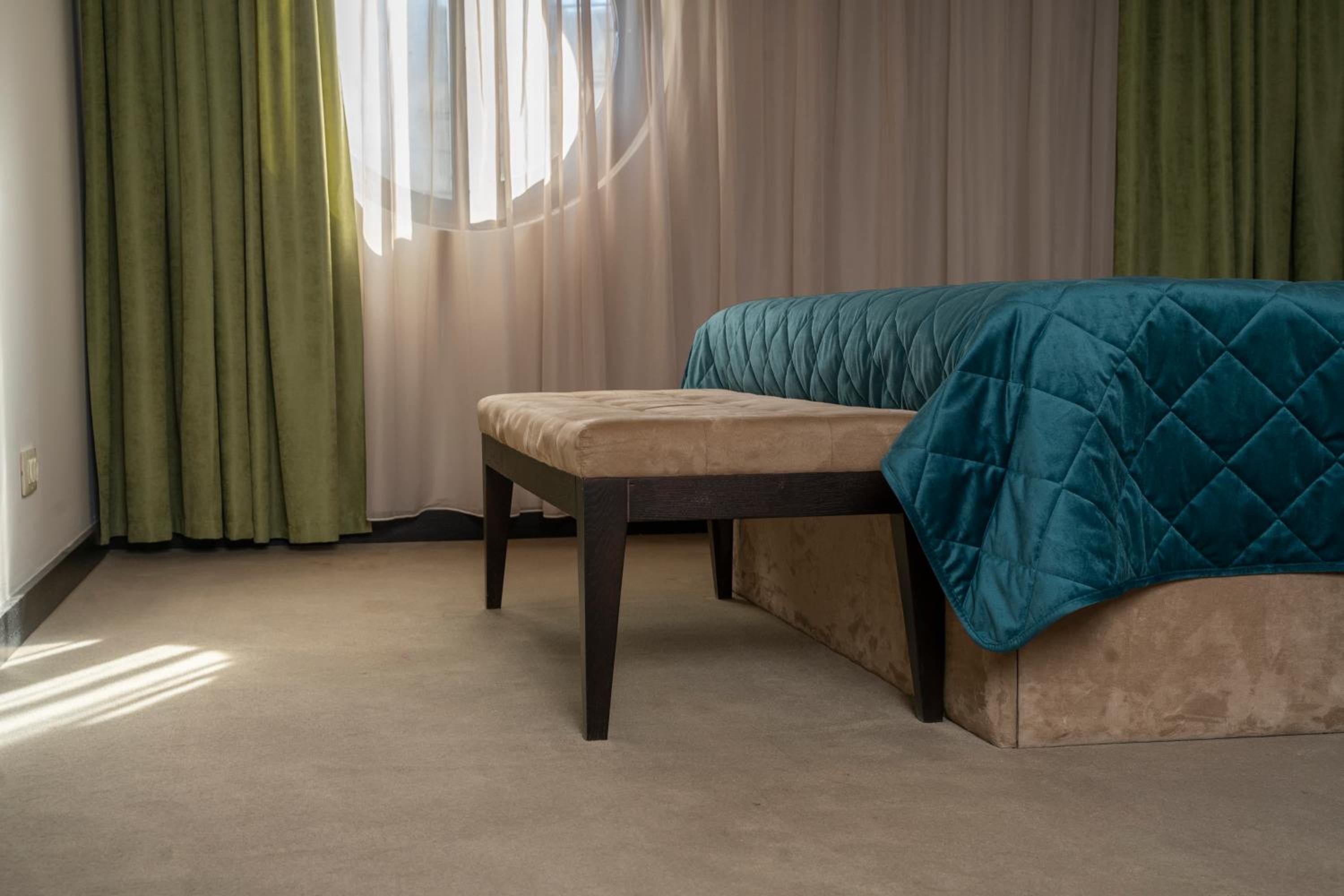 King Suite - Photo 12