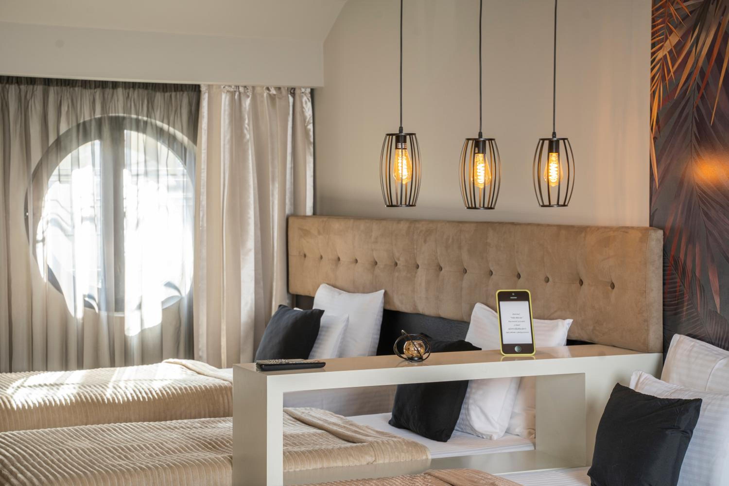 Deluxe Suite - Photo 2