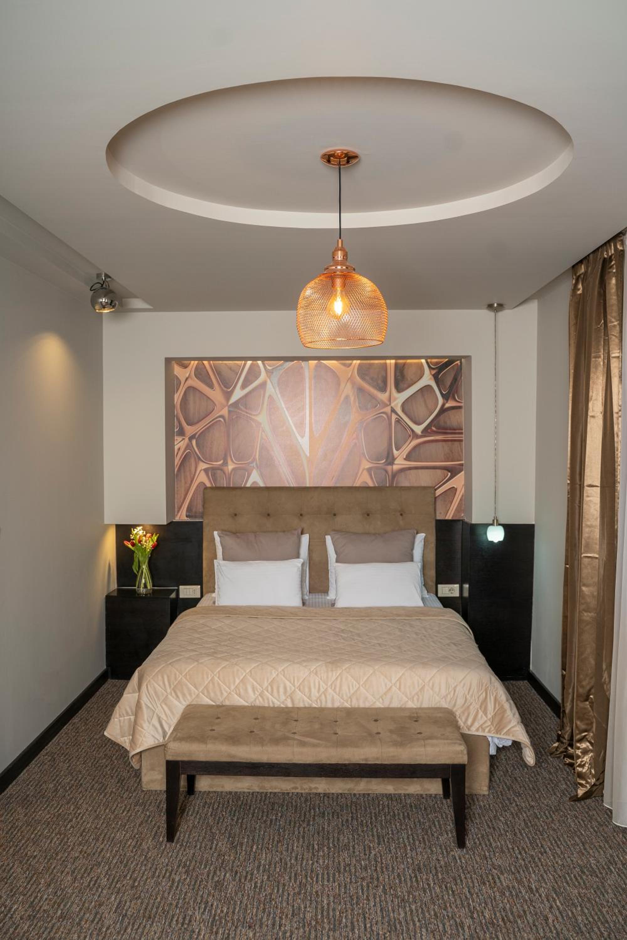 Deluxe King Suite - Photo 14