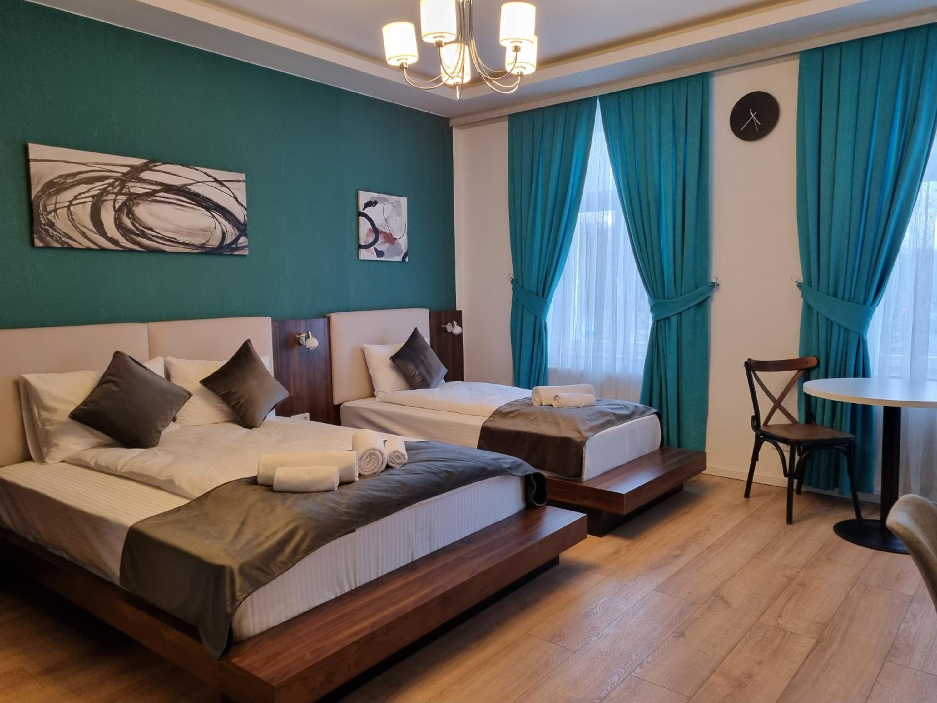 Deluxe Family Room - Photo 1