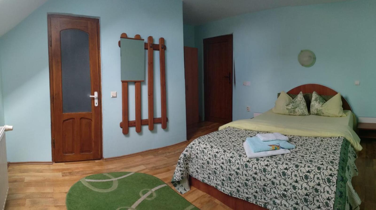 Budget Double Room photo 3