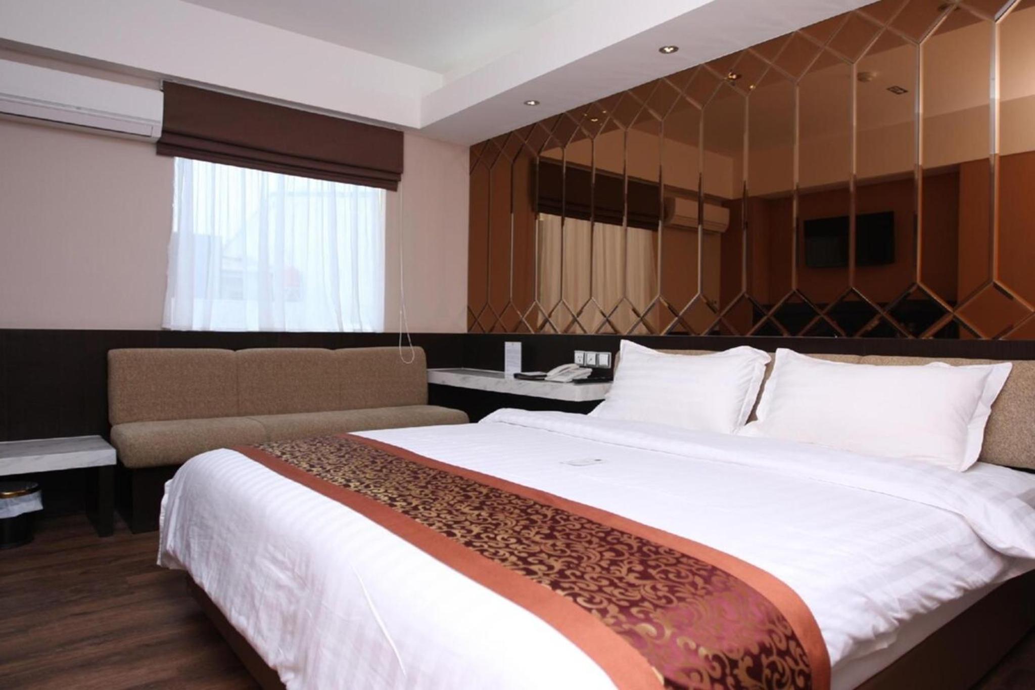 Deluxe Double or Twin Room - Photo 4