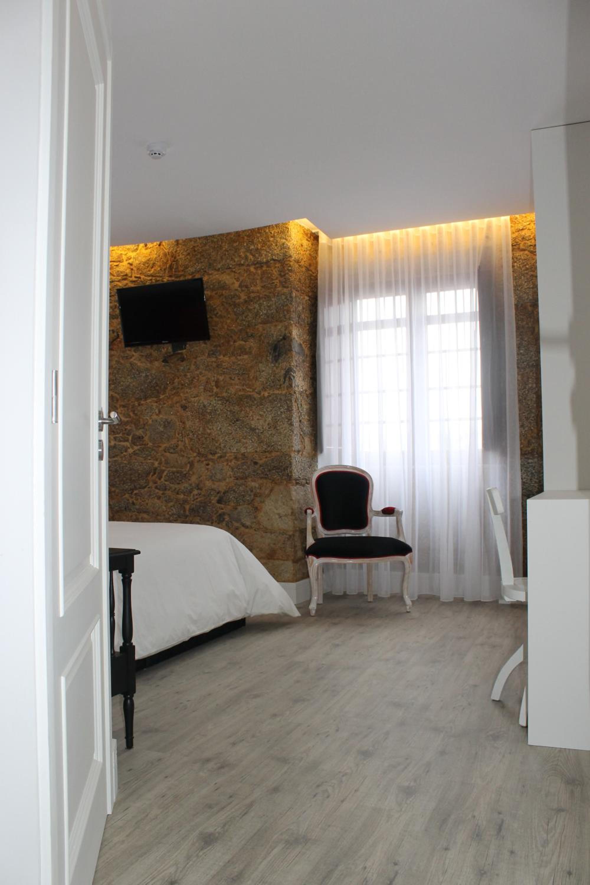 Suite with River View - Photo 3