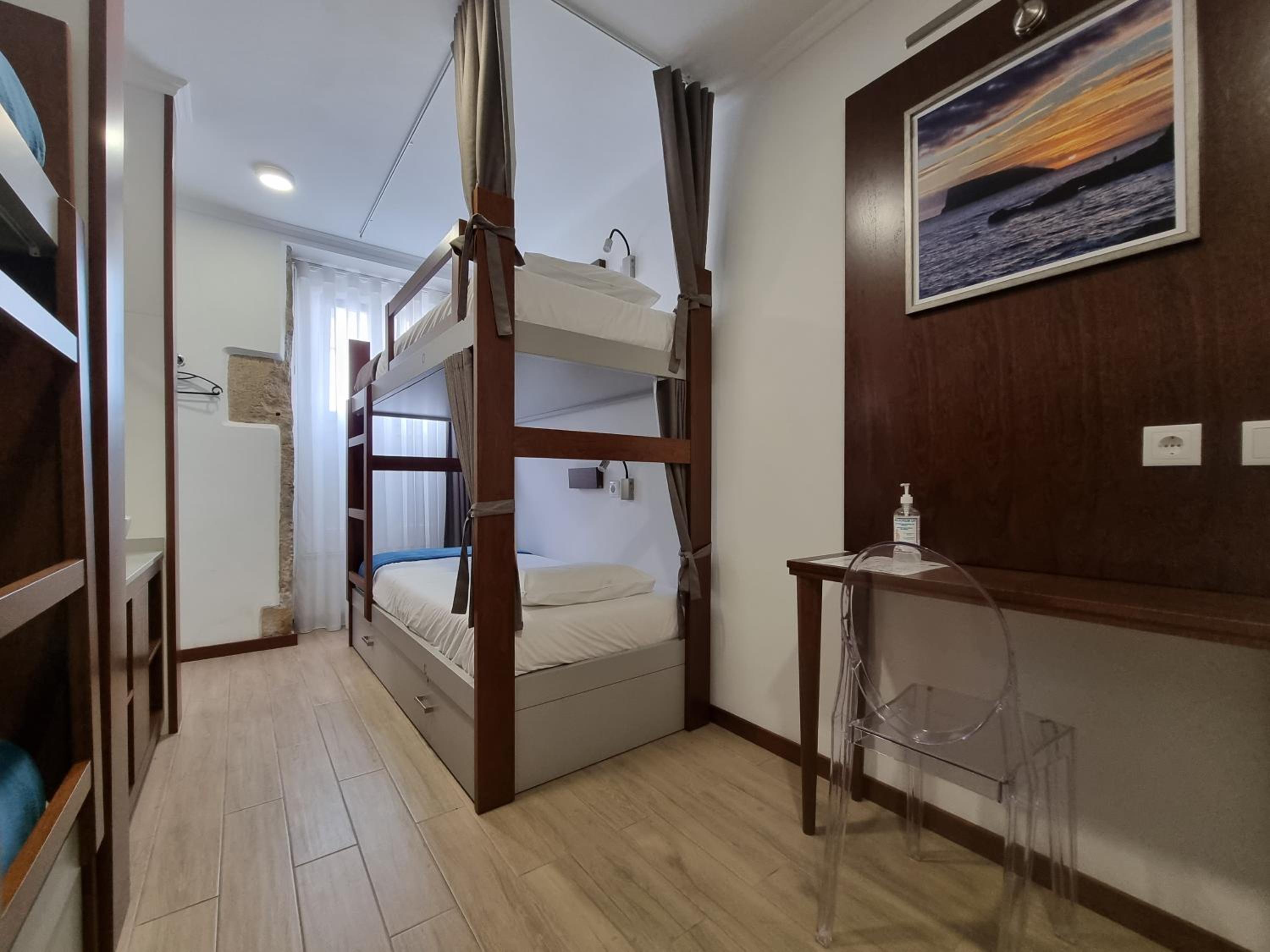 Bed in 4-Bed Female Dormitory Room photo 2
