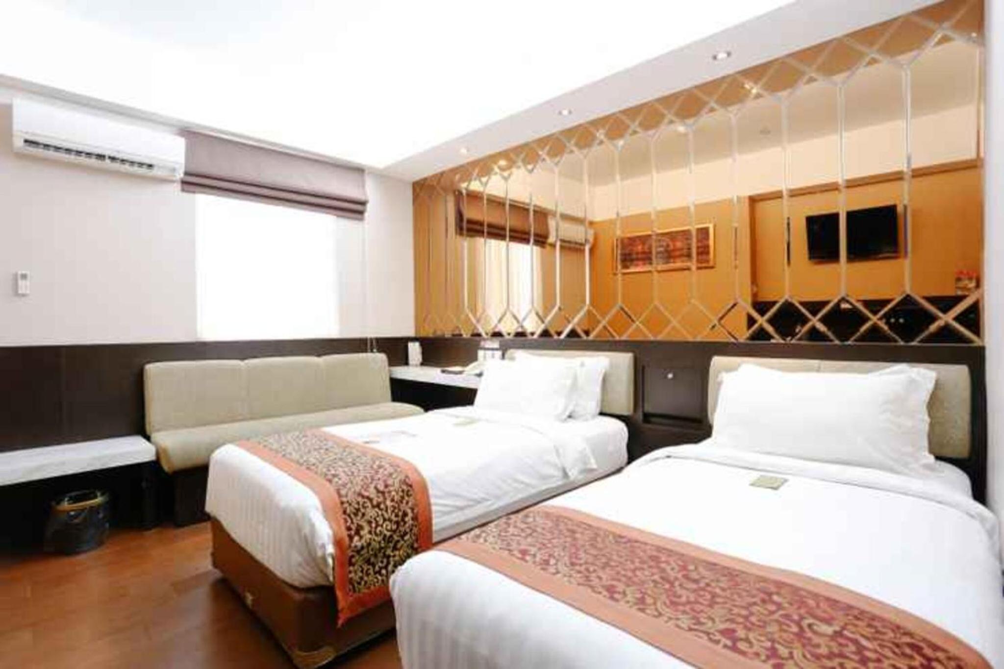 Deluxe Double or Twin Room - Photo 2