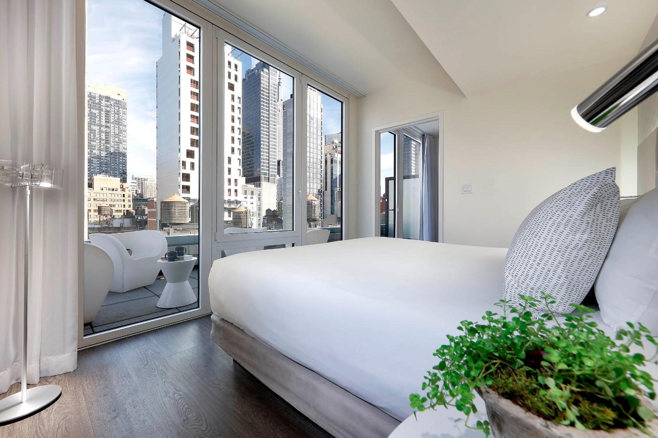 The Townhouse Suite with Terrace photo 2