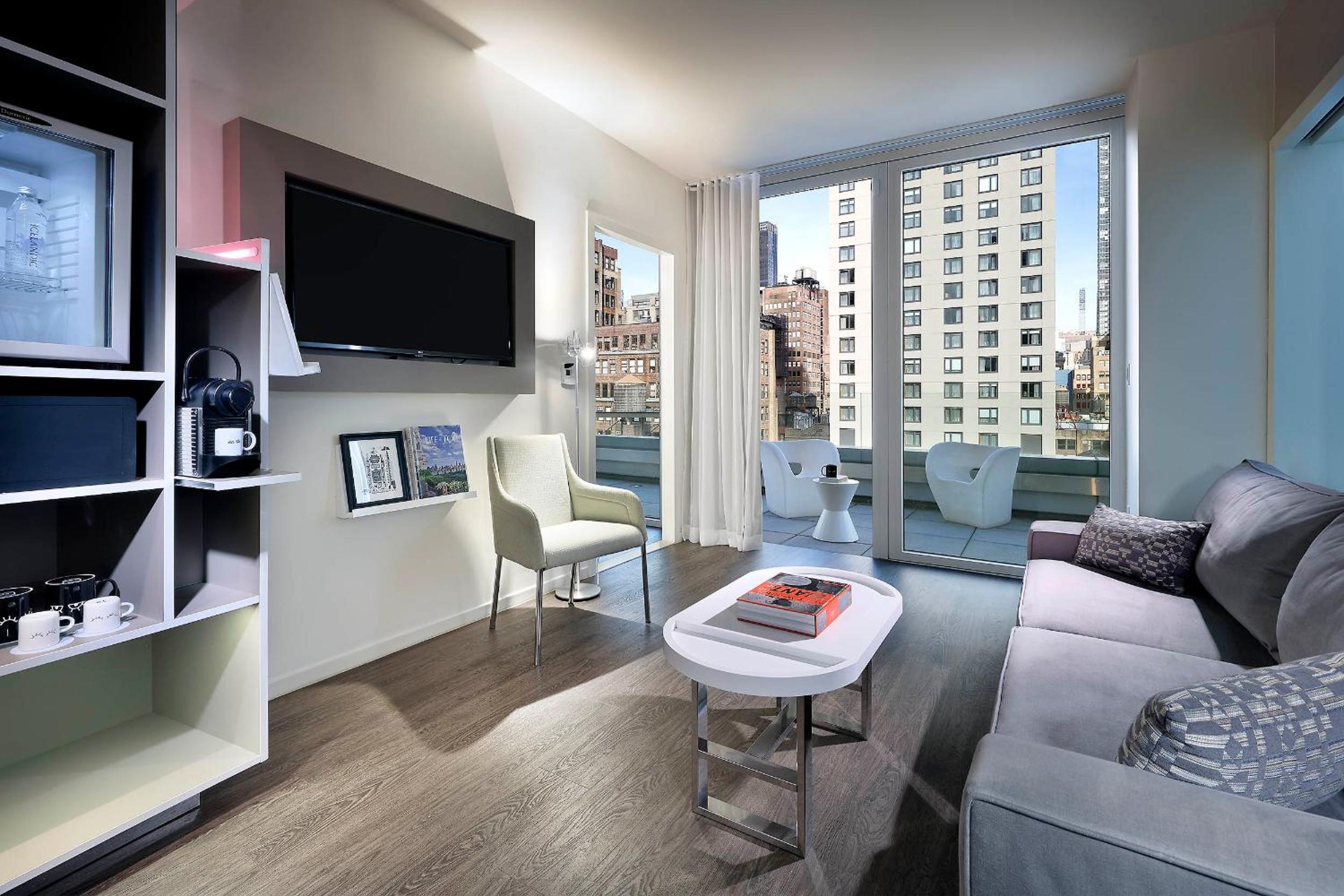 The Townhouse Suite with Terrace photo 1