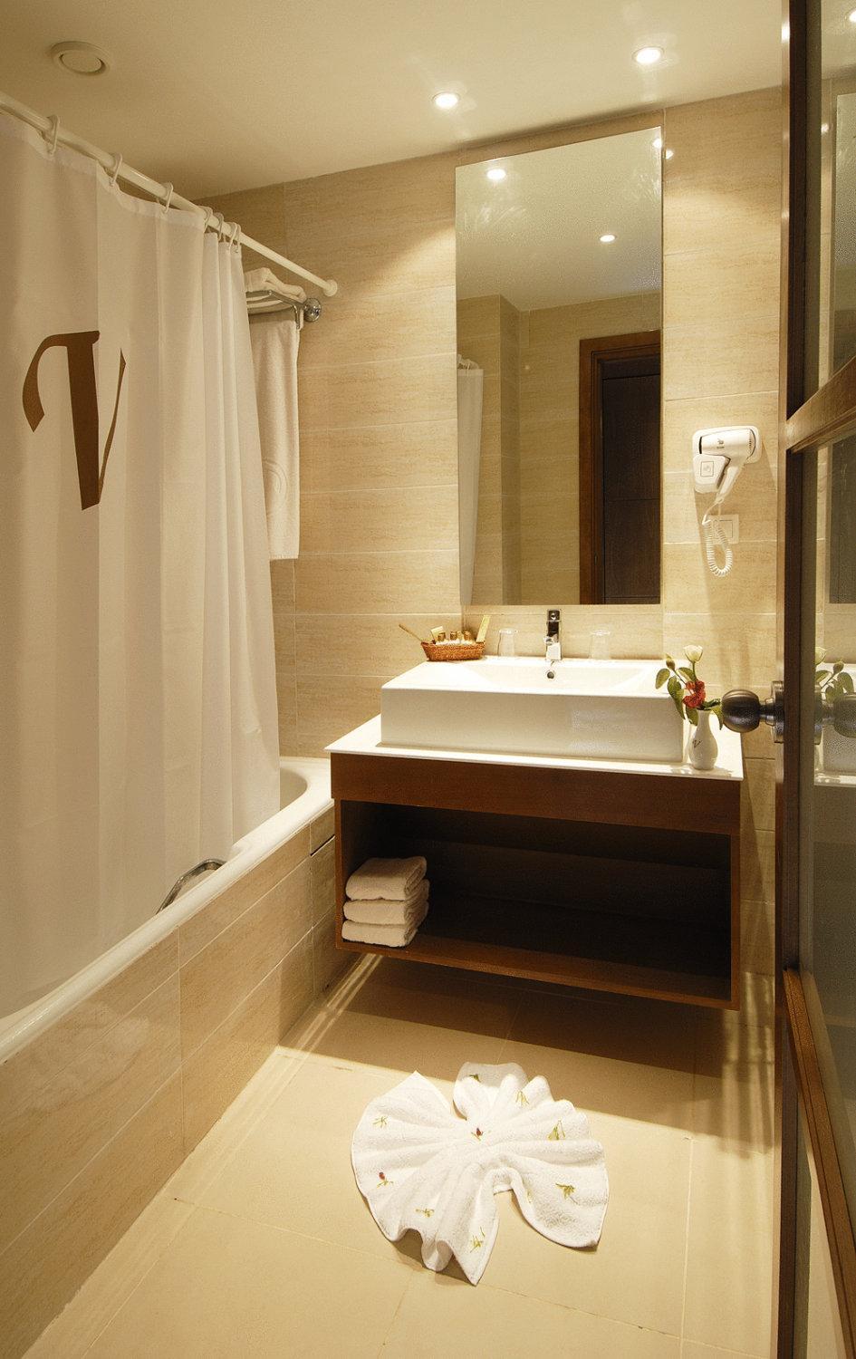 Triple Room with Sea View (2 Adults + 1 Child) photo 2