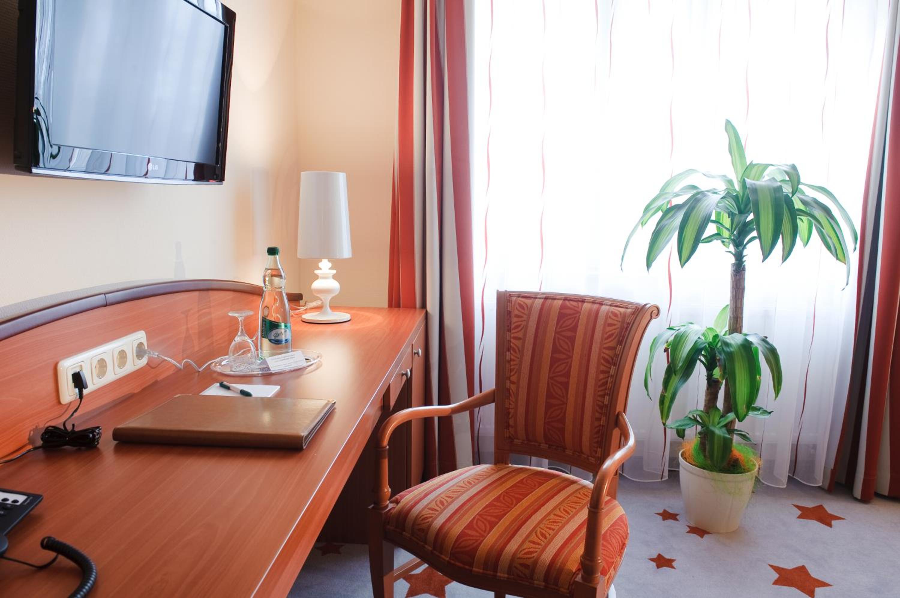 Double or Twin Room - Photo 10