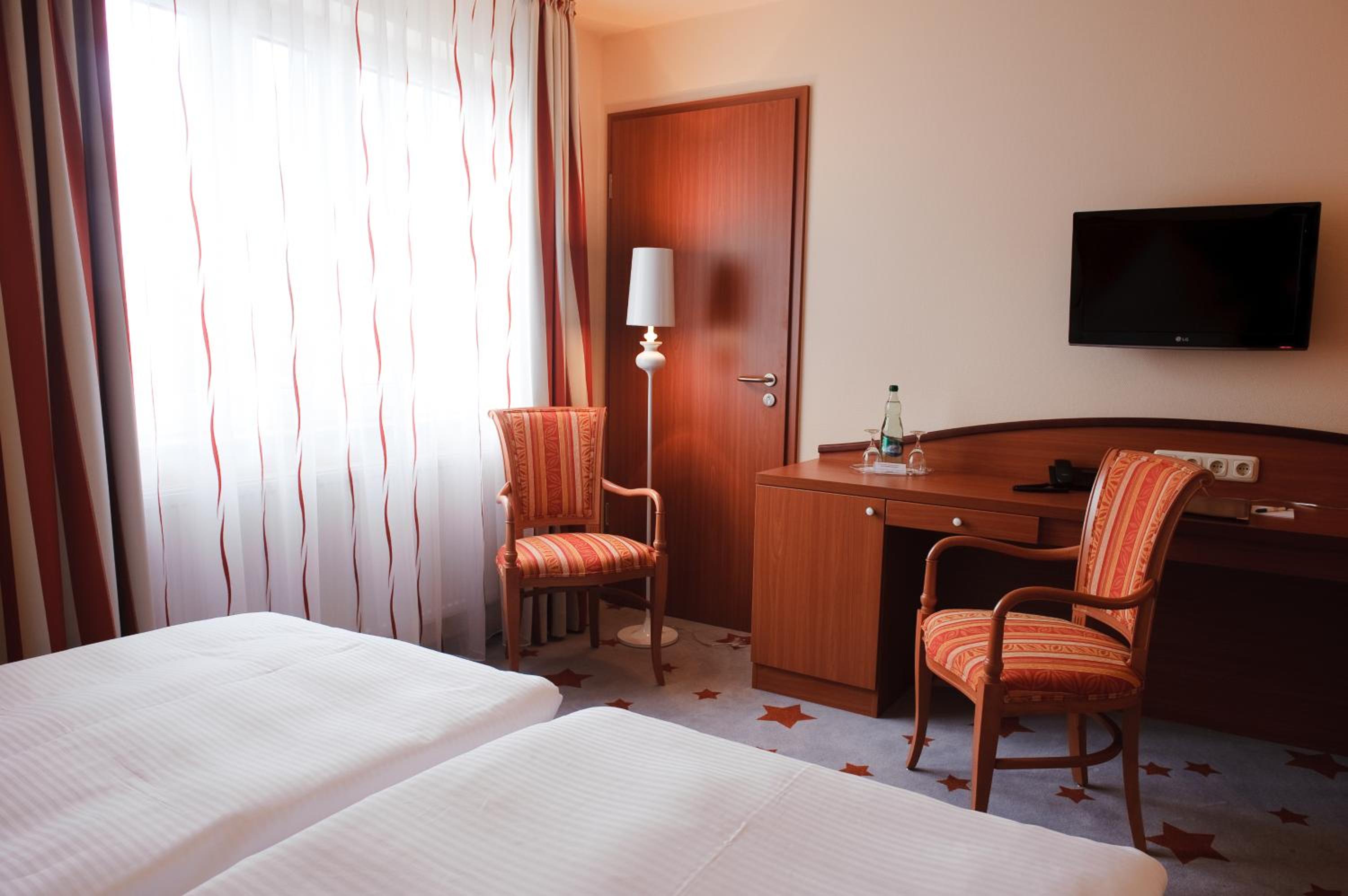 Double or Twin Room - Photo 7