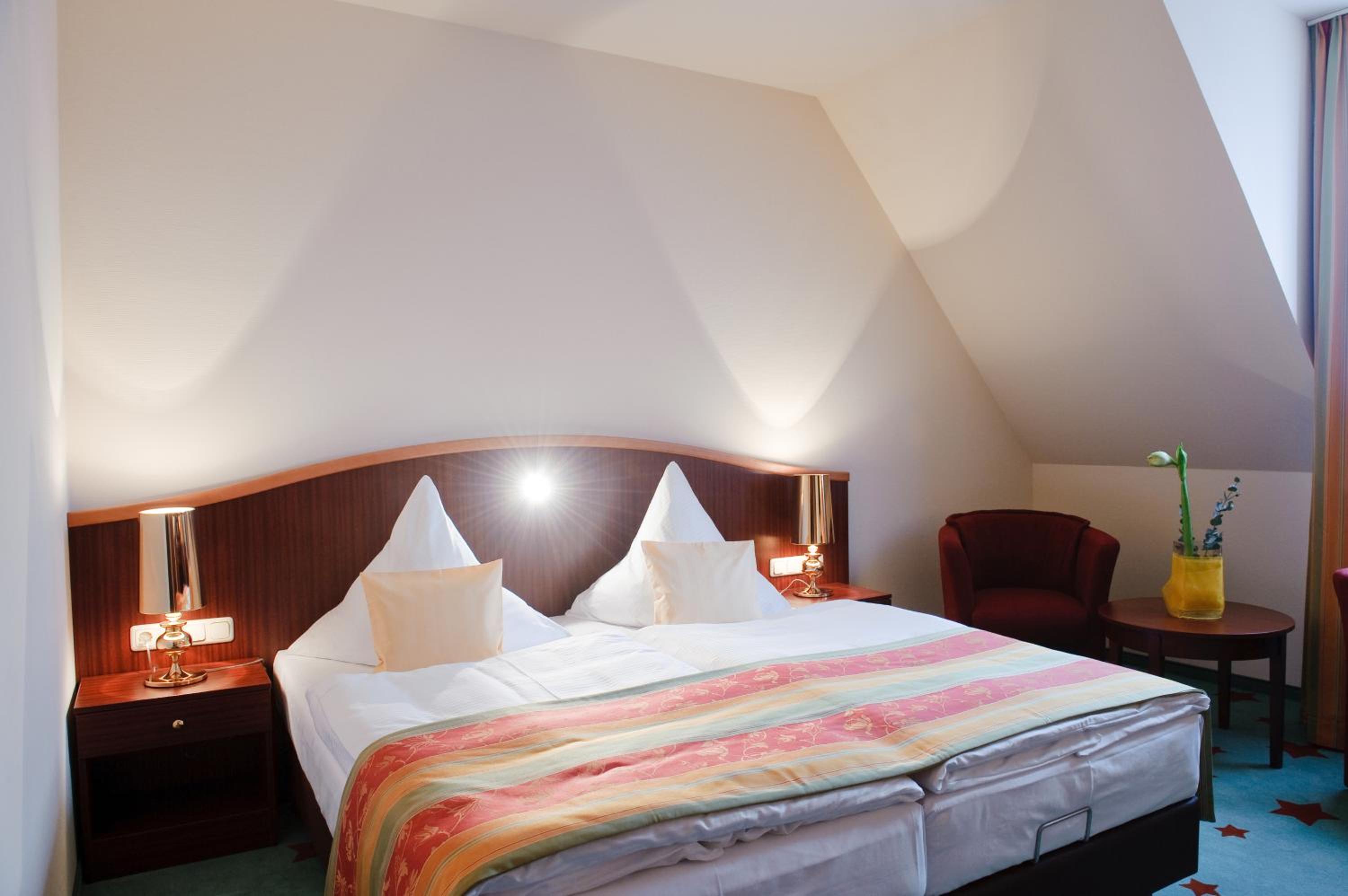 Double or Twin Room - Photo 2