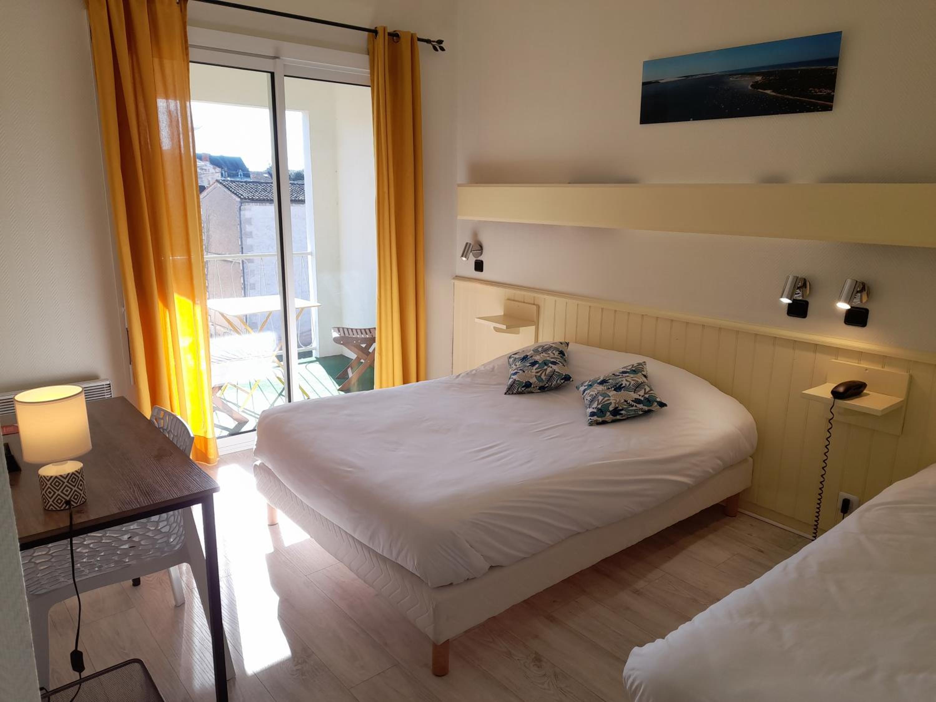 Triple Room with Balcony