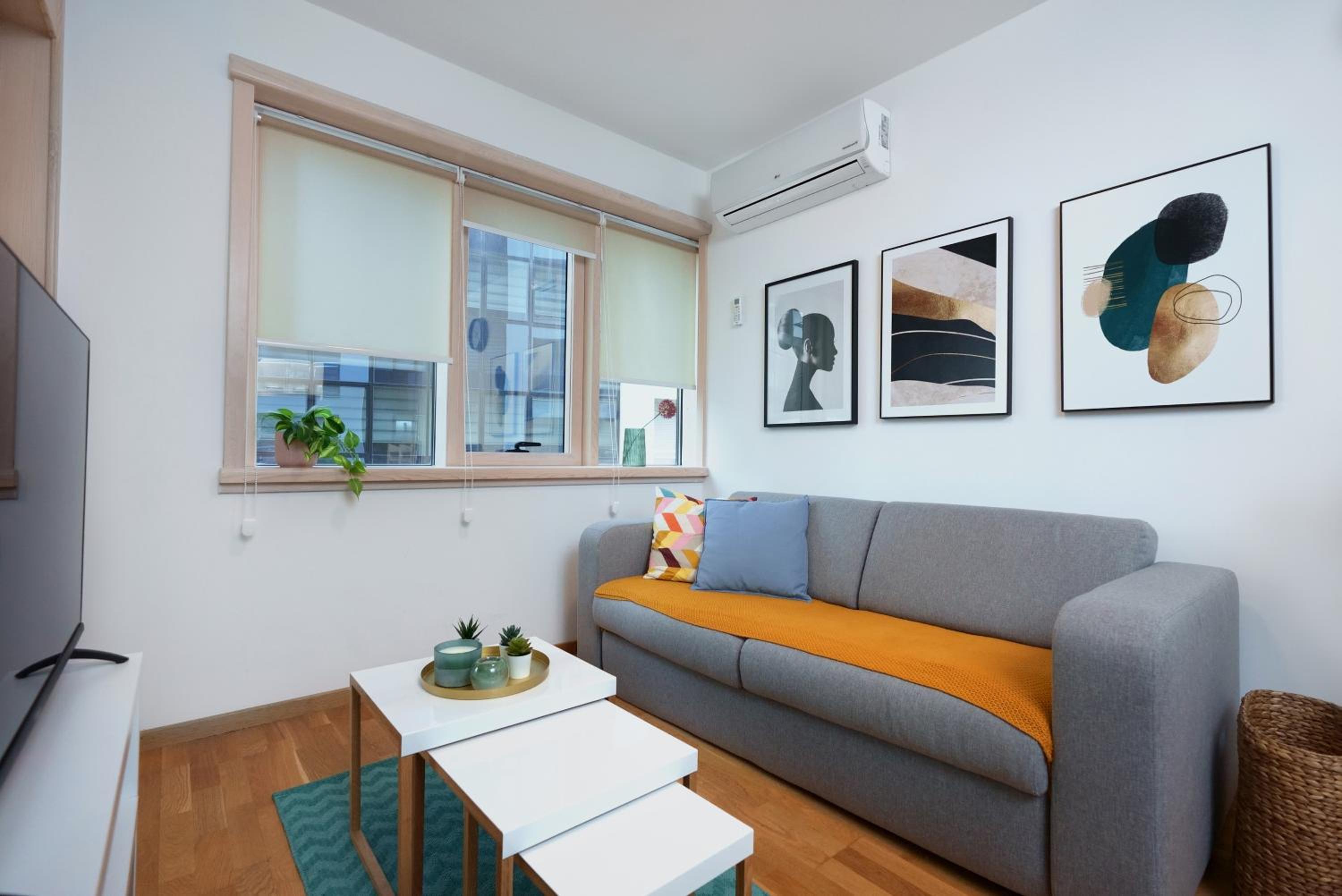 One-Bedroom Apartment