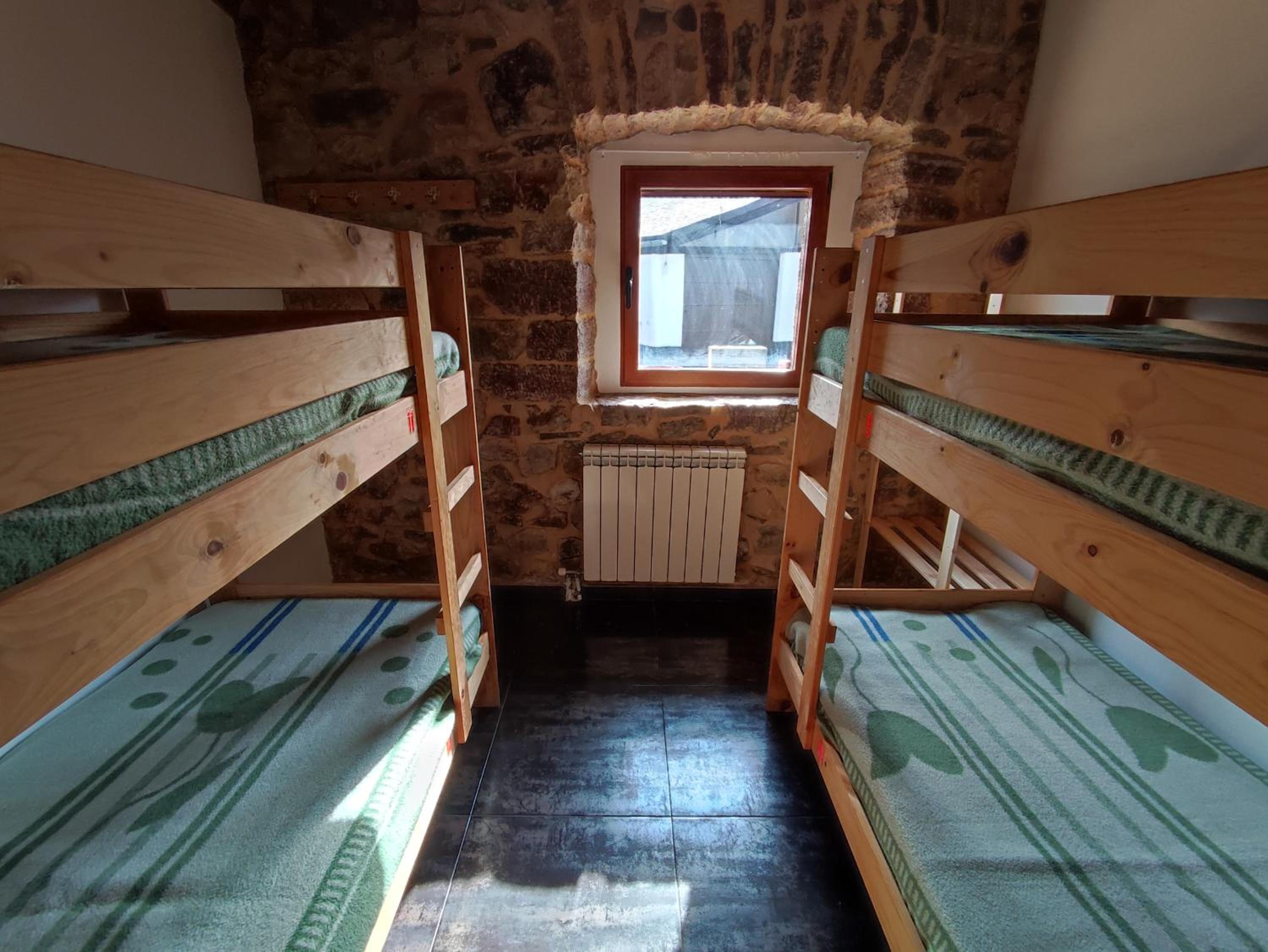 Bed in 4-Bed Dormitory Room photo 3
