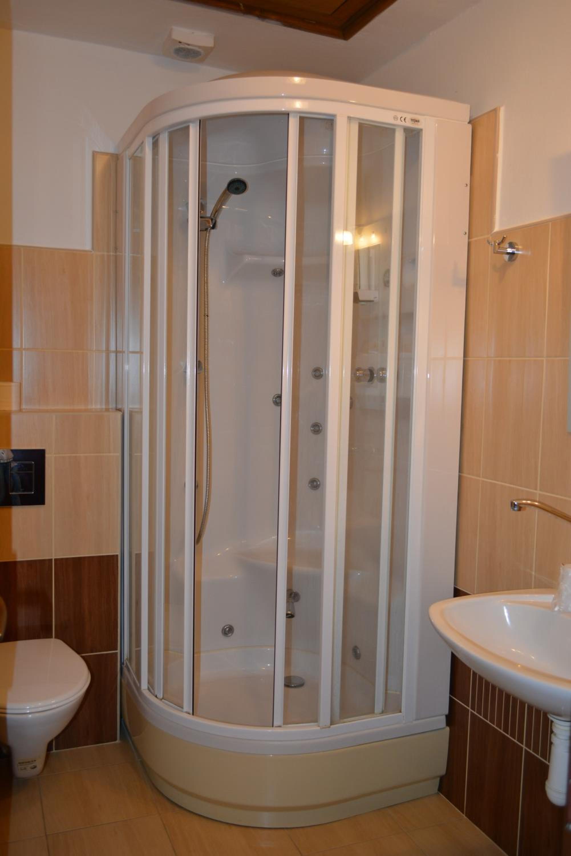 Double Room - Photo 17