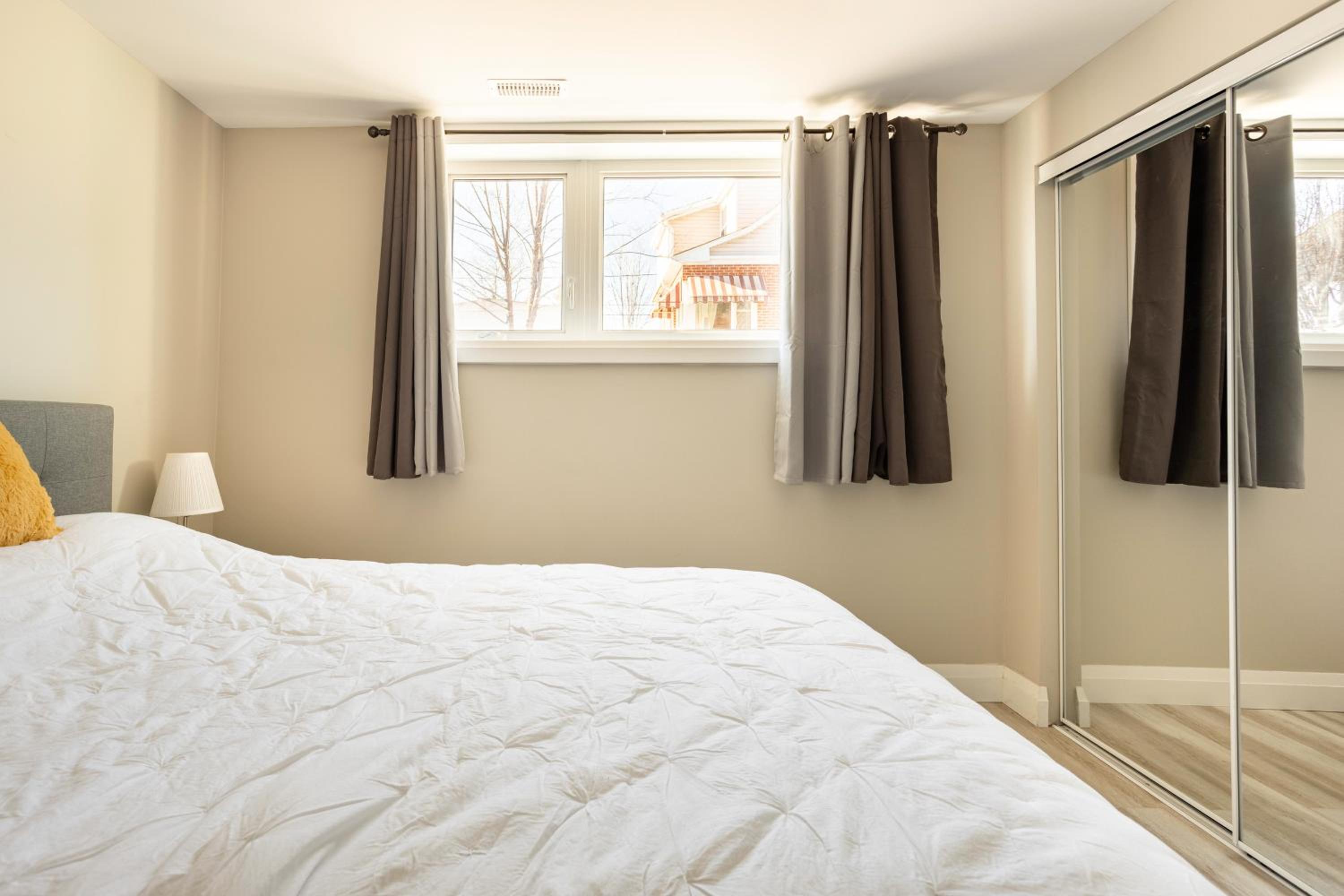 Two-Bedroom Apartment - Photo 4