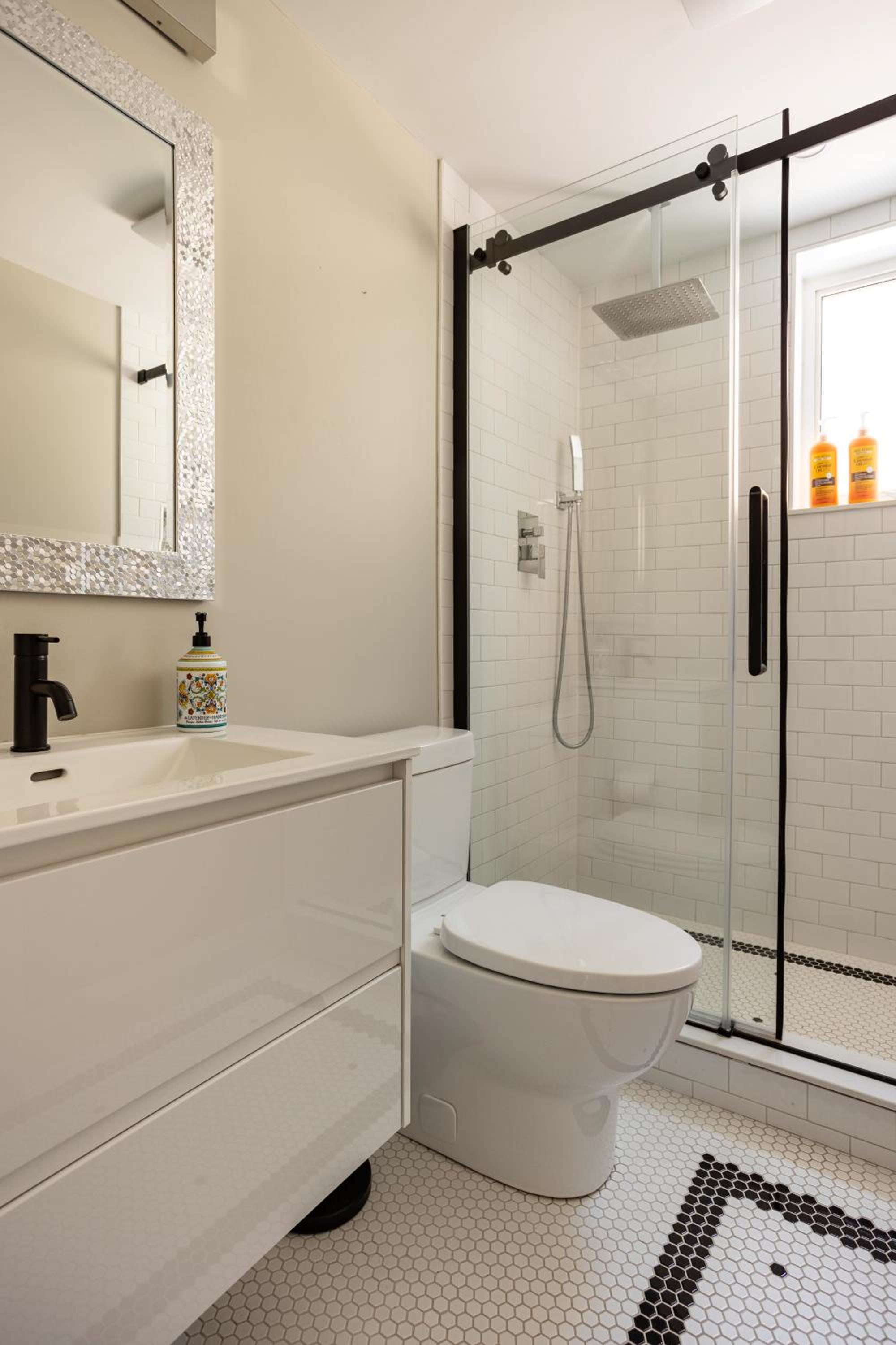 Two-Bedroom Apartment - Photo 7