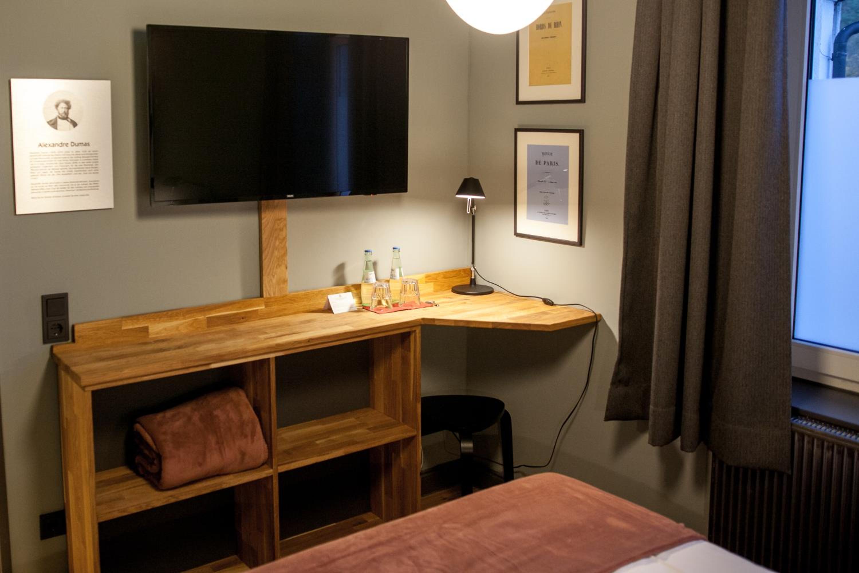Economy Double Room - Photo 10