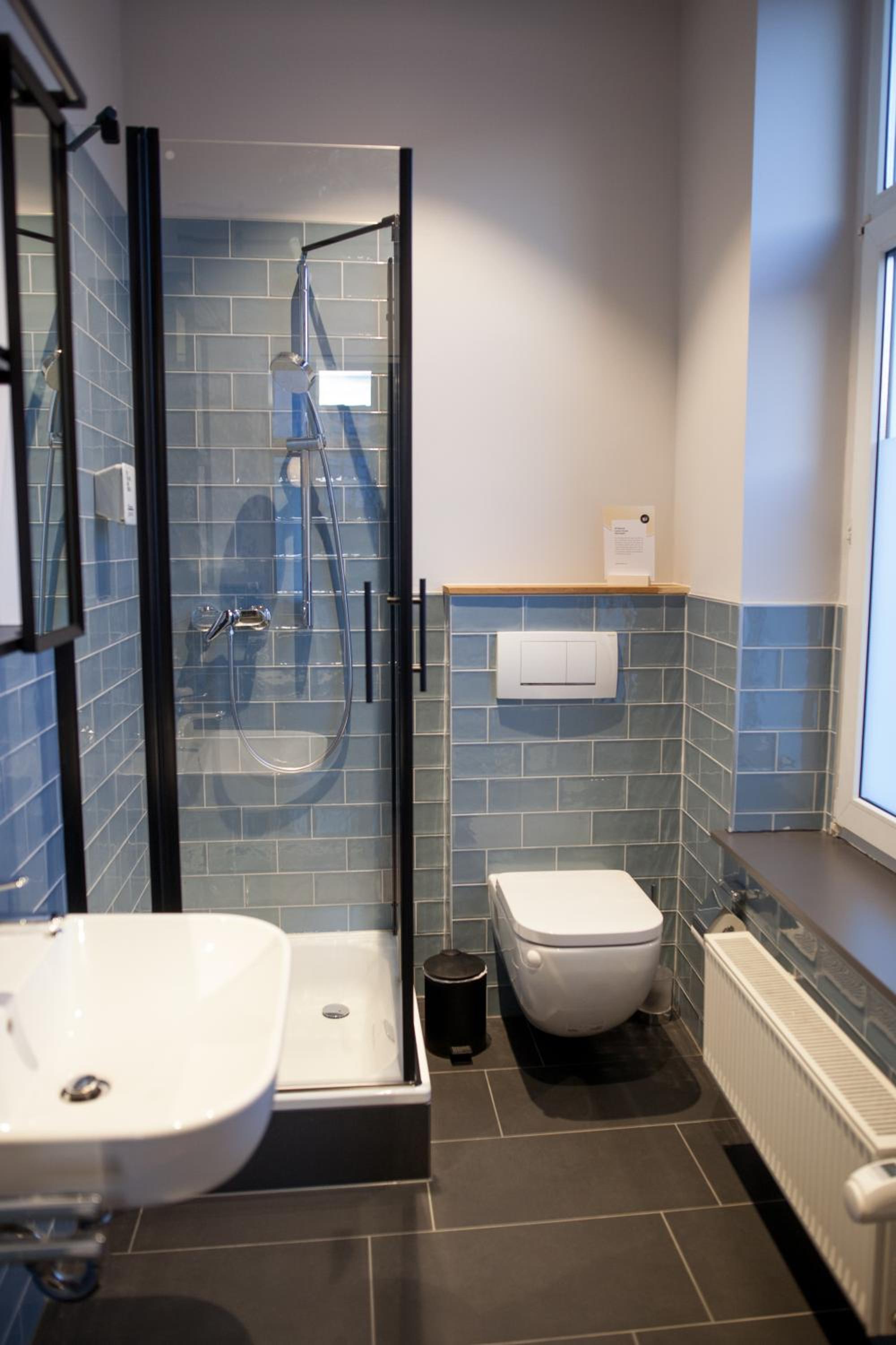 Economy Double Room - Photo 9