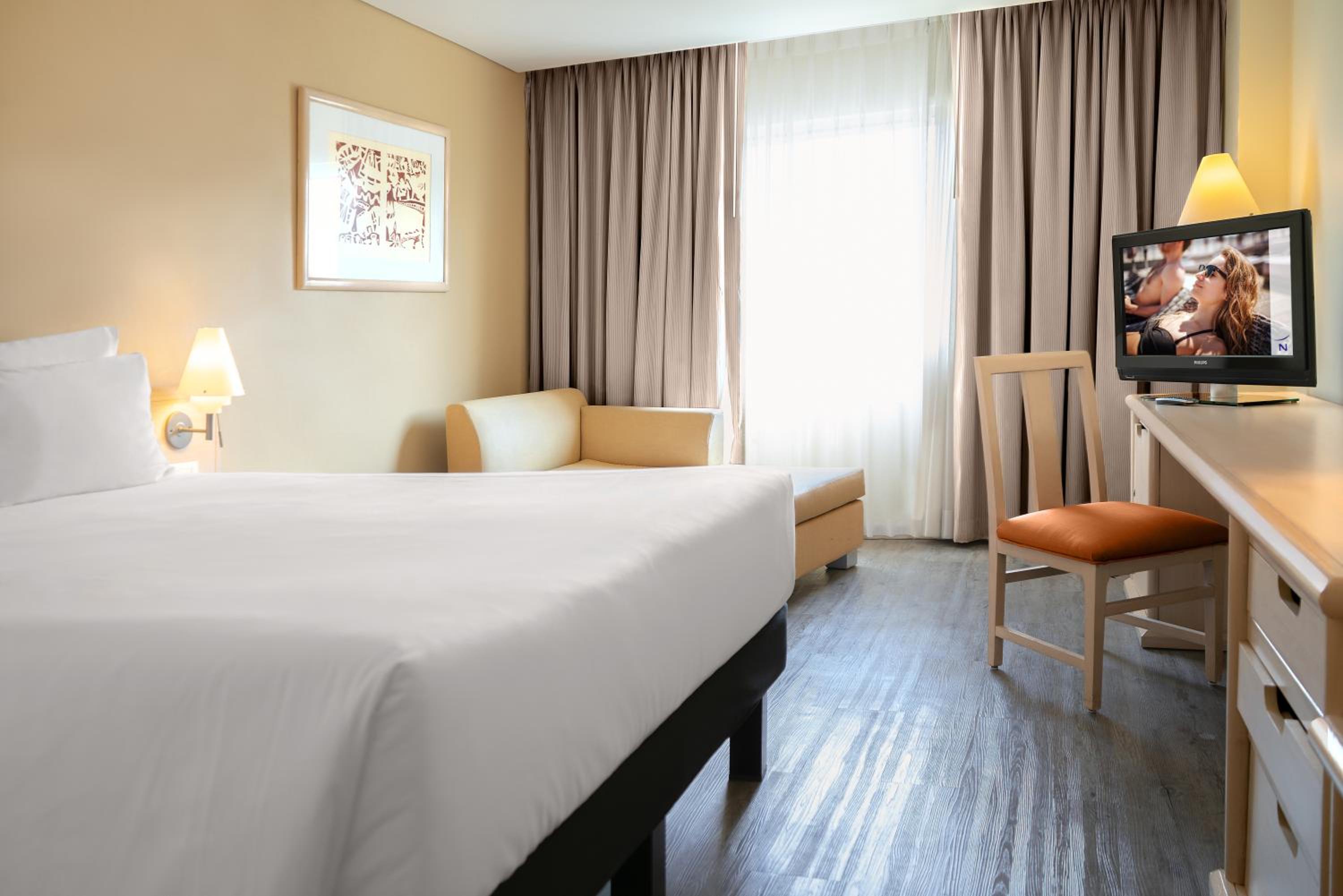 Superior King Room - Photo 6