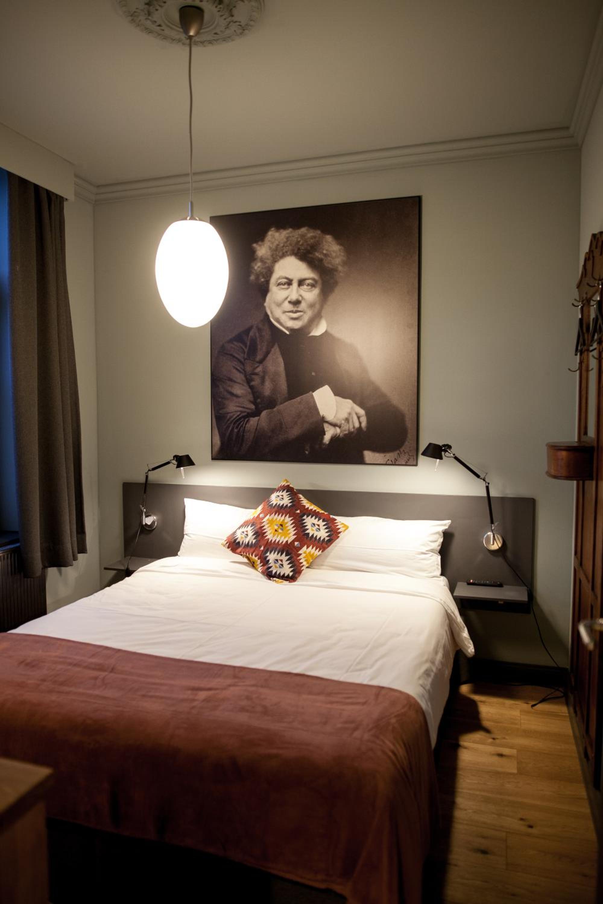 Economy Double Room - Photo 11