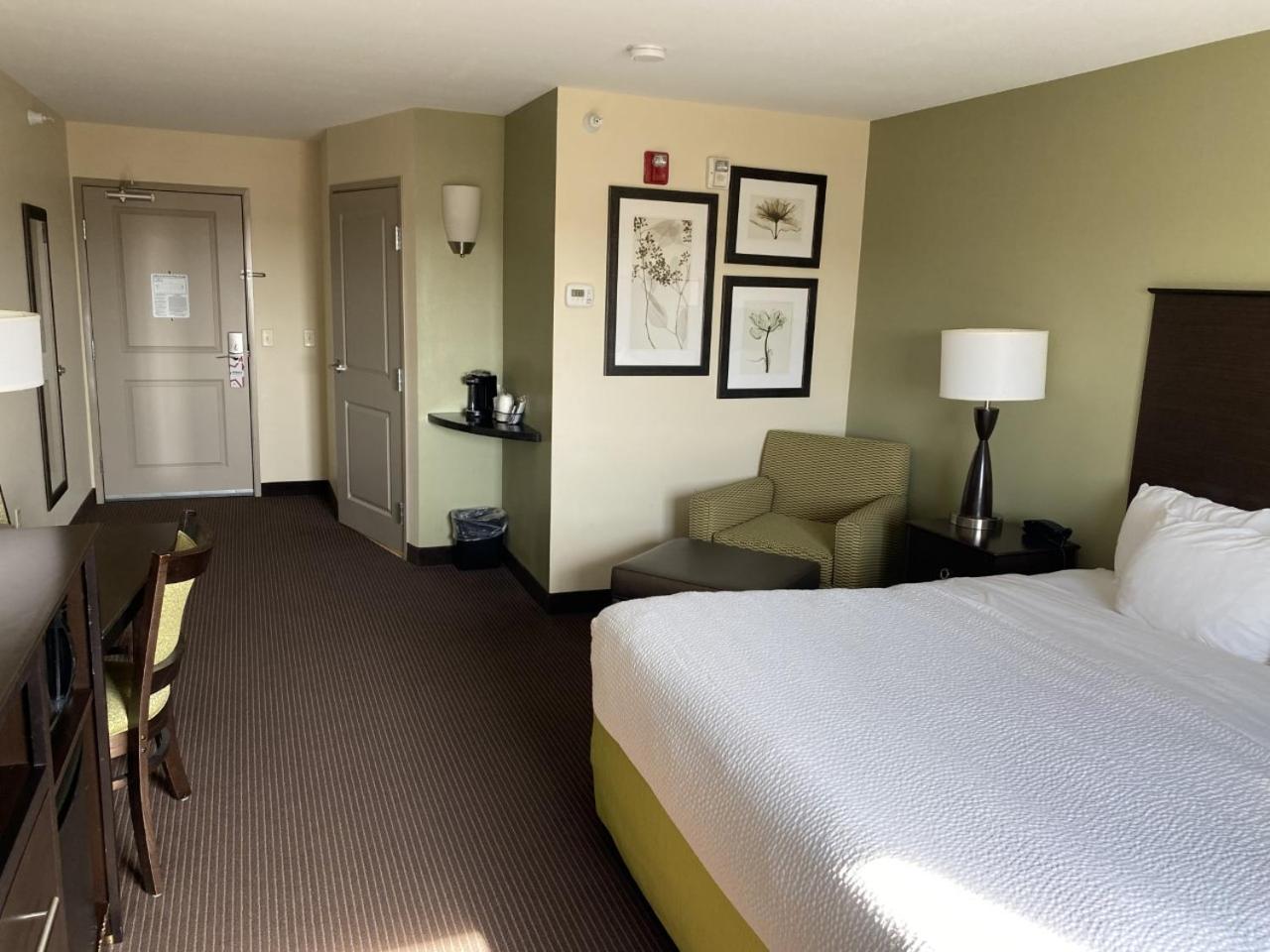 King Room - Mobility Access/Non-Smoking photo 1