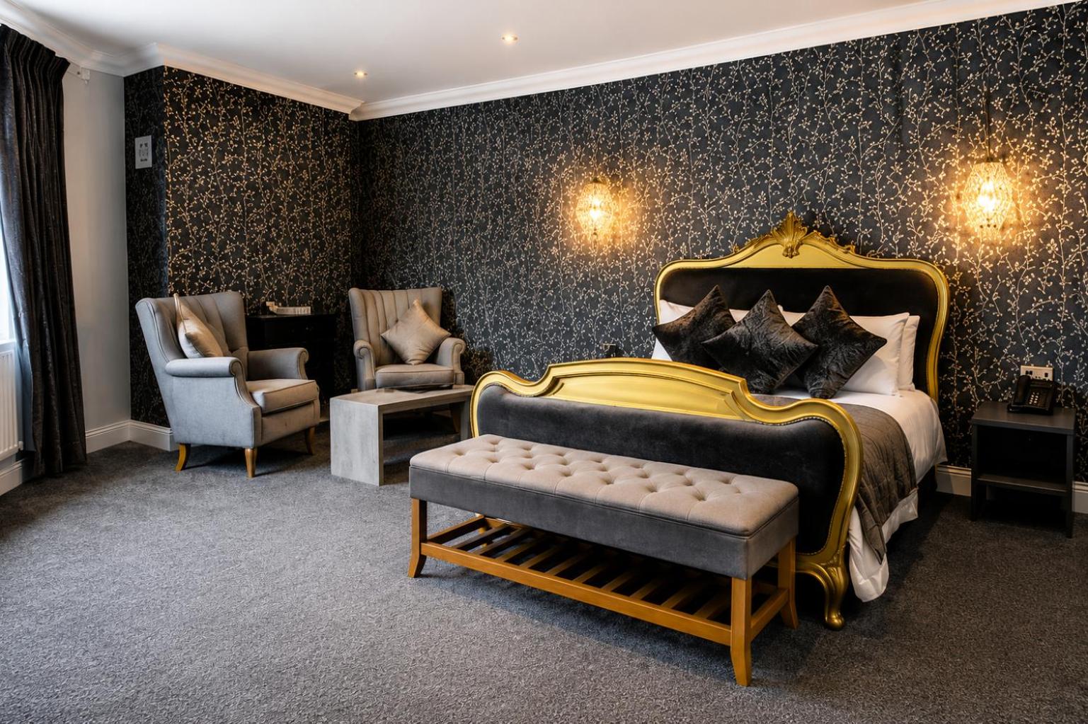 Deluxe King Suite
