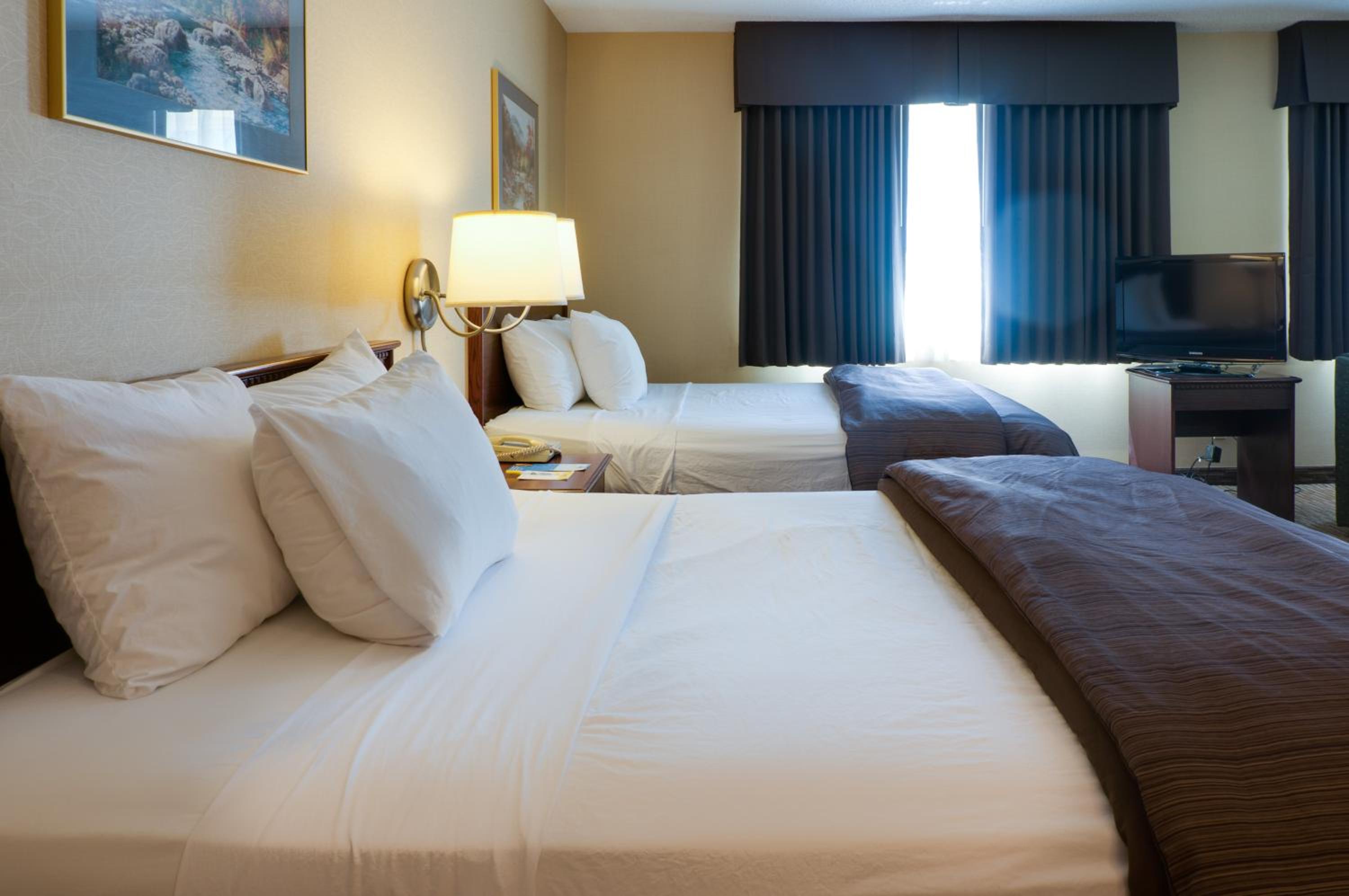 Double Room with Two Double Beds - Non-Smoking - Photo 2