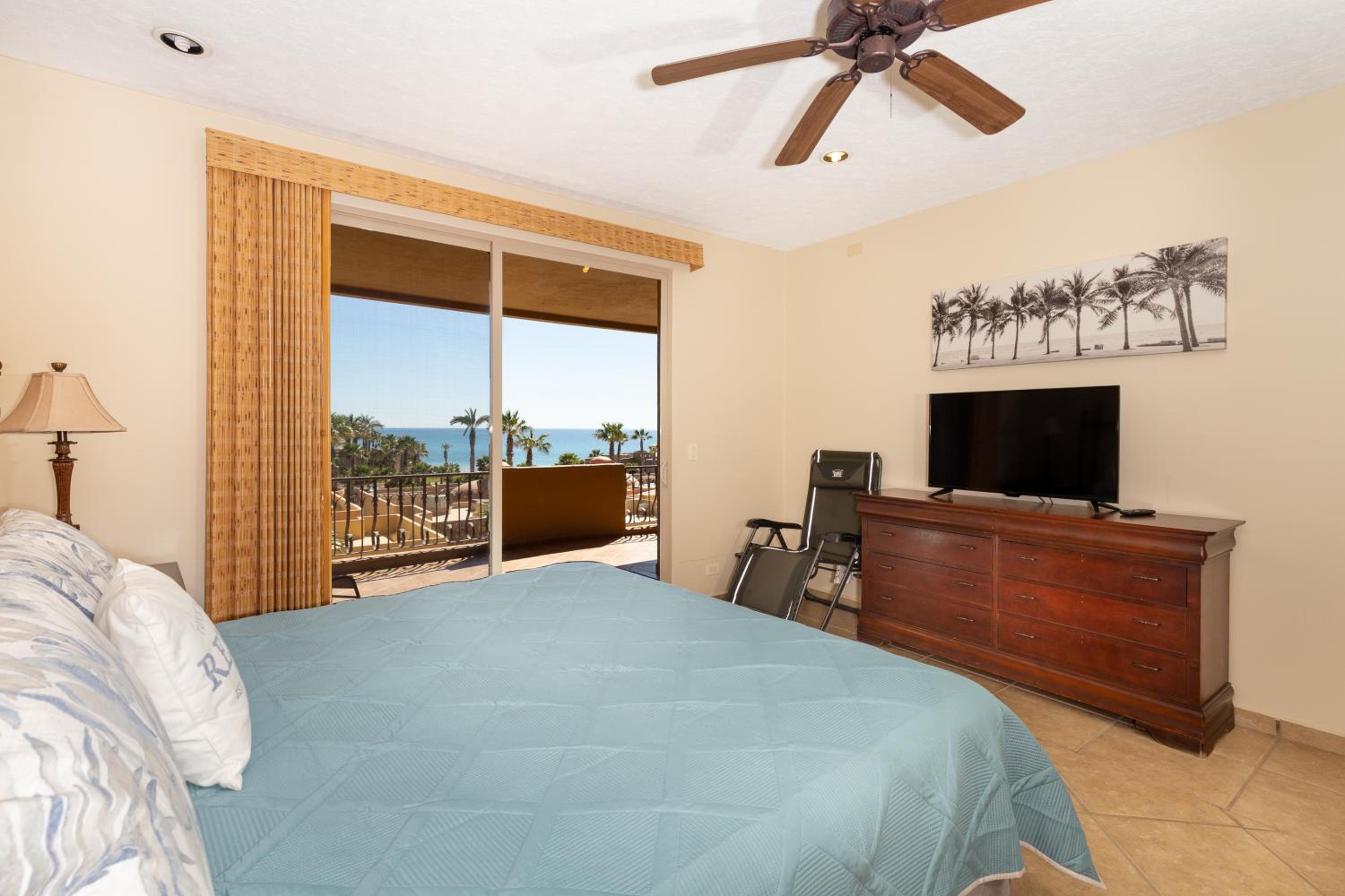 Apartment with Sea View - Photo 1