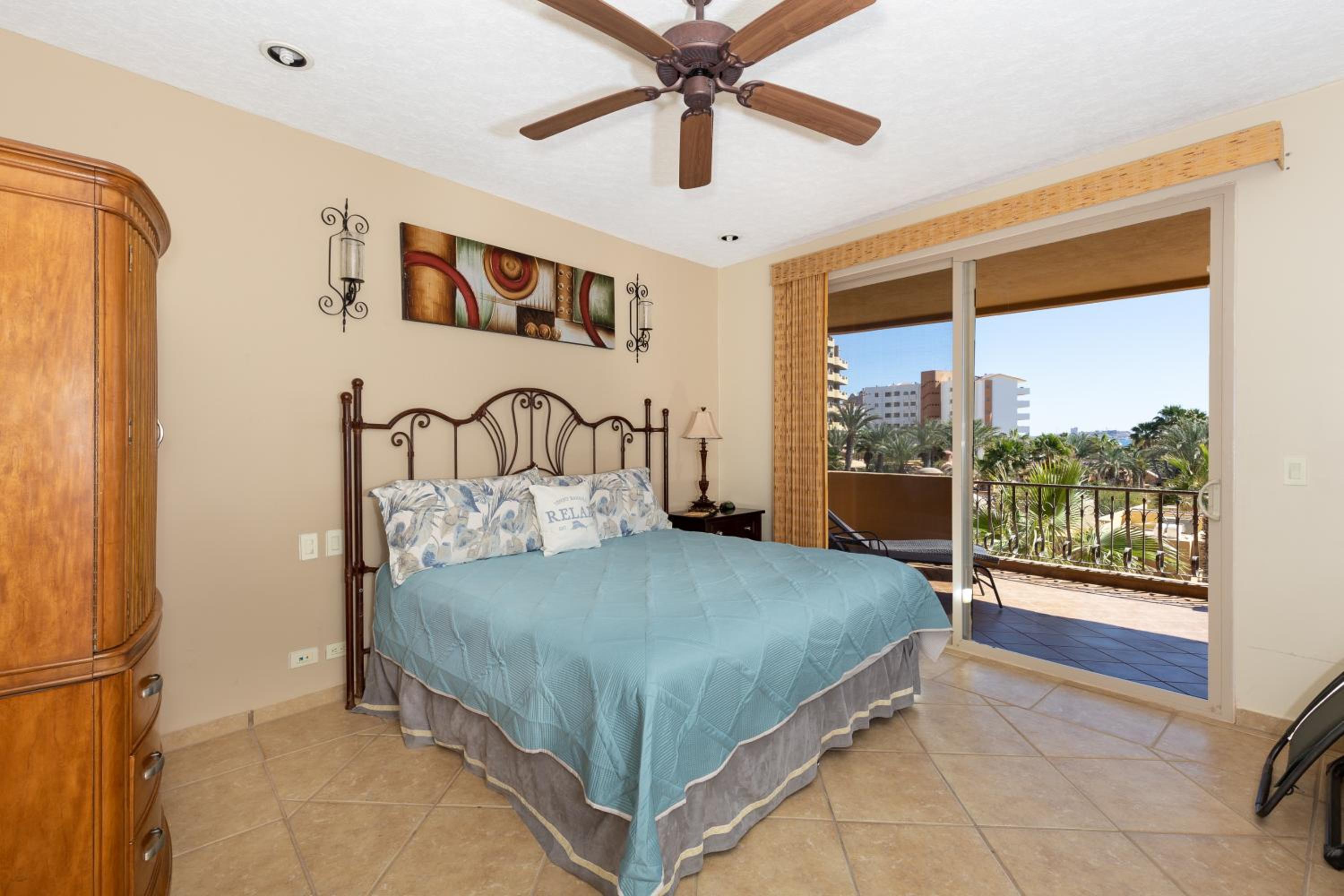Apartment with Sea View - Photo 26