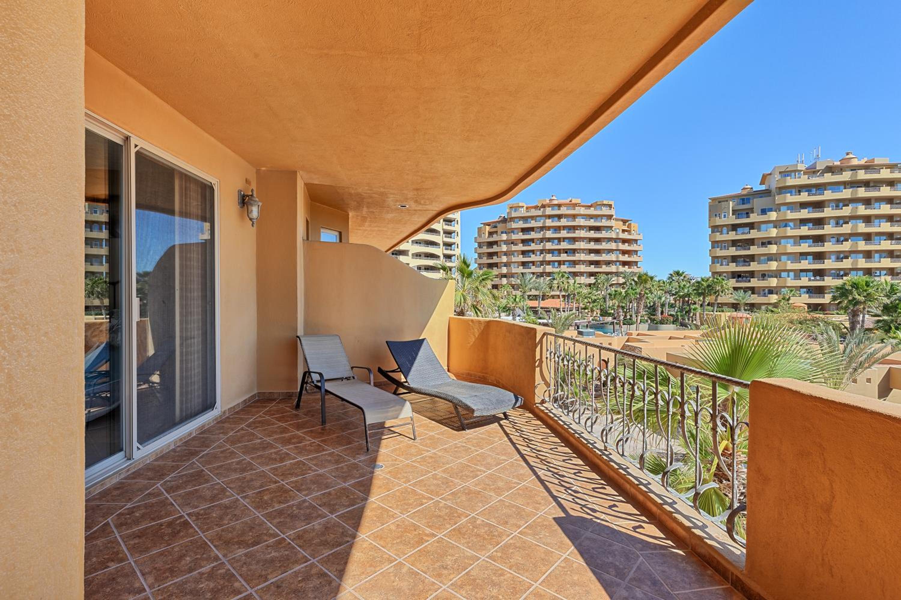 Apartment with Sea View - Photo 32