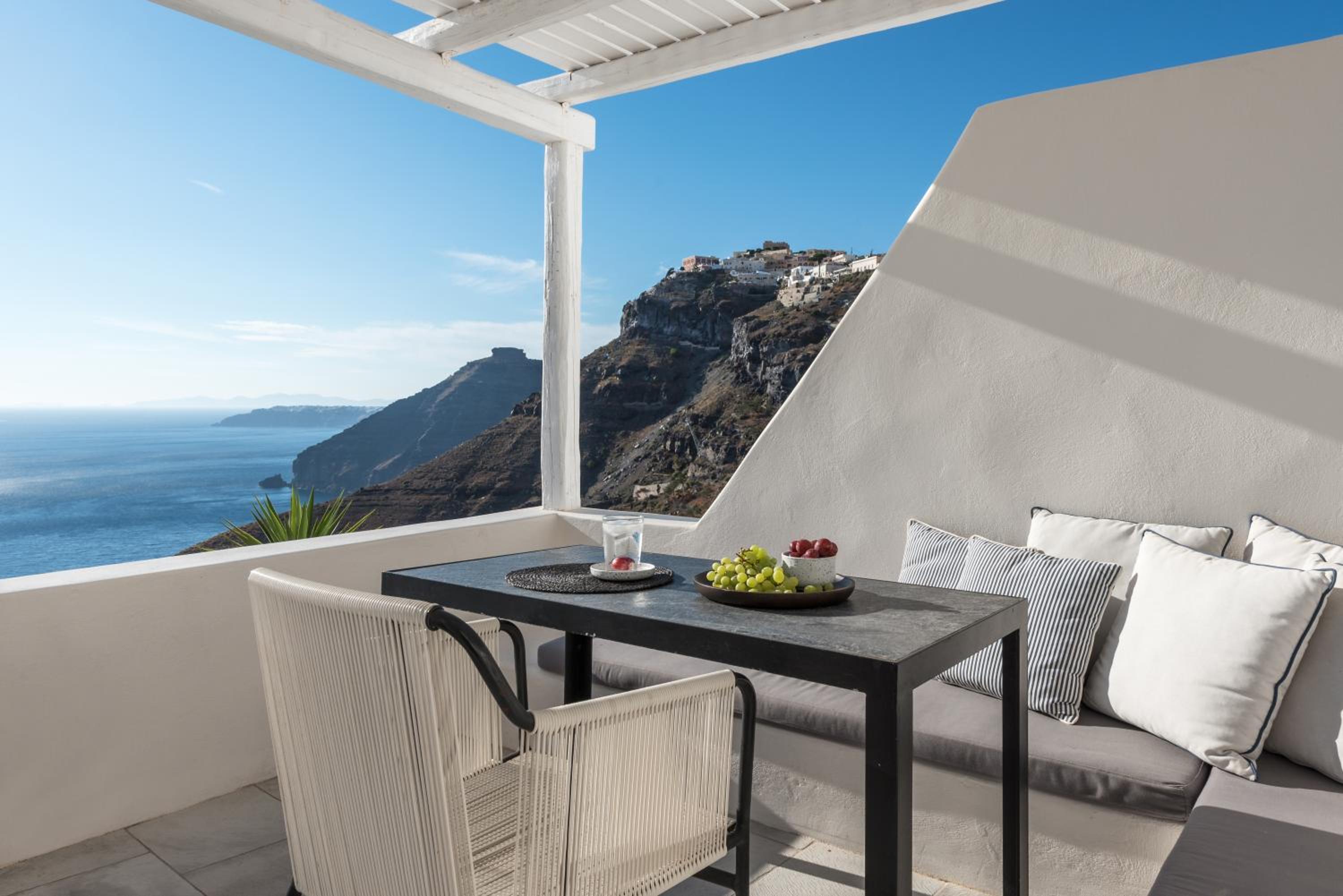 Suite With Bath Tub And Caldera View photo 2