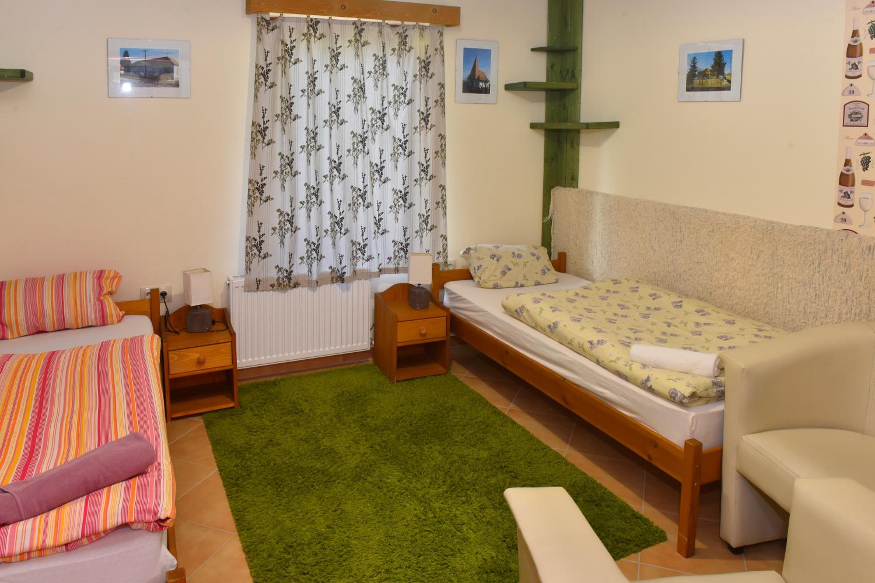 Small Twin Room photo 1