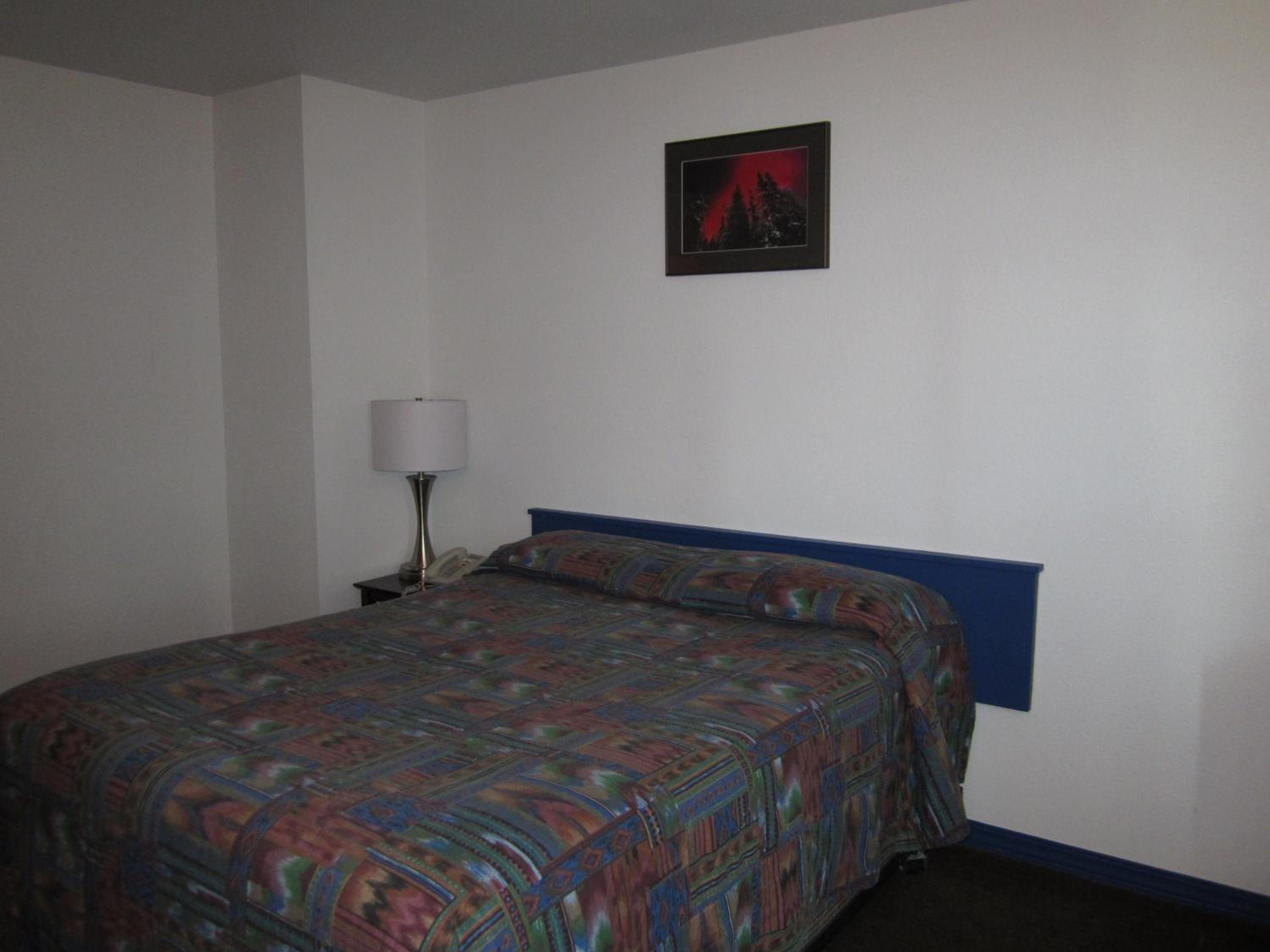 Queen Room photo 1