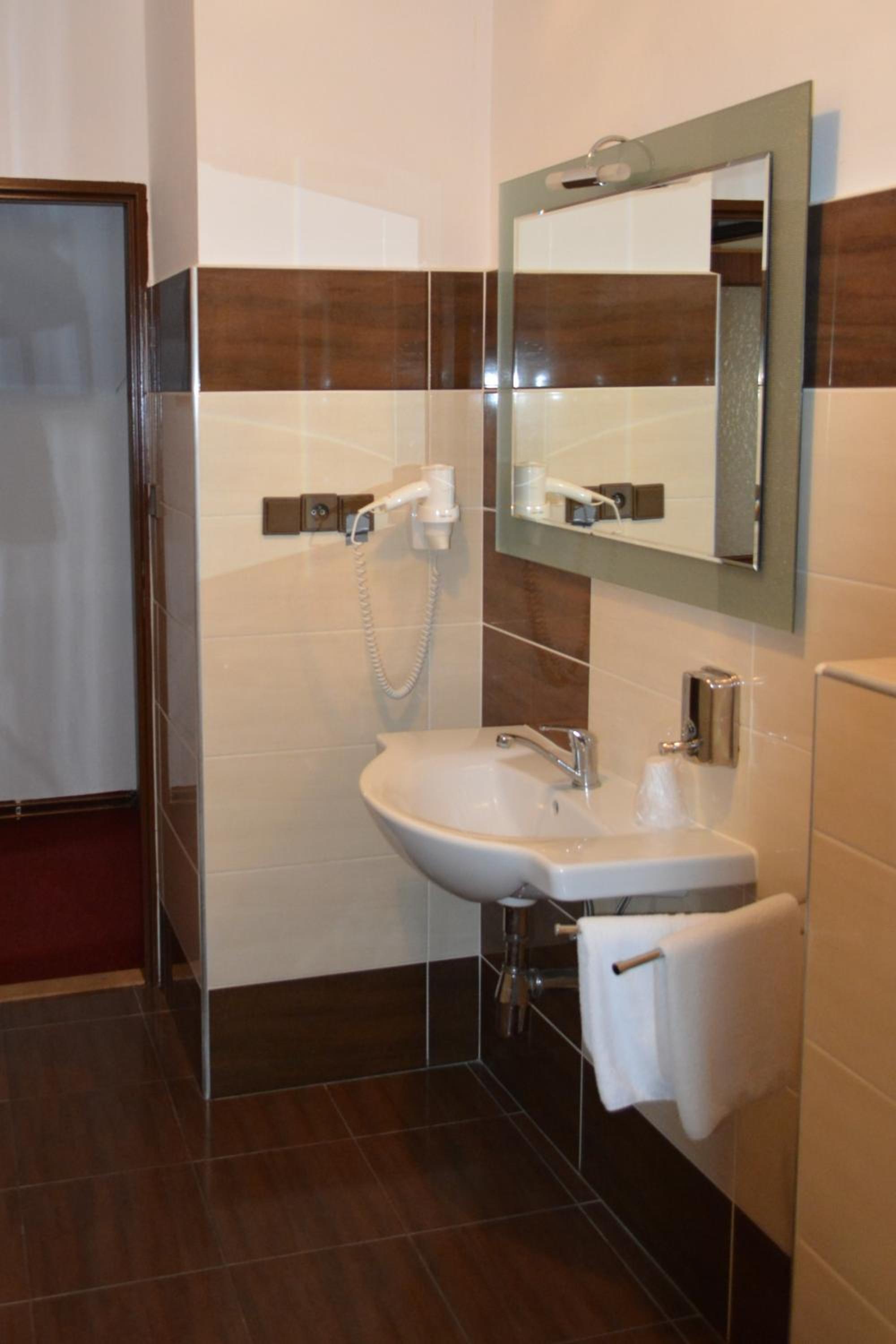 Double Room - Photo 20