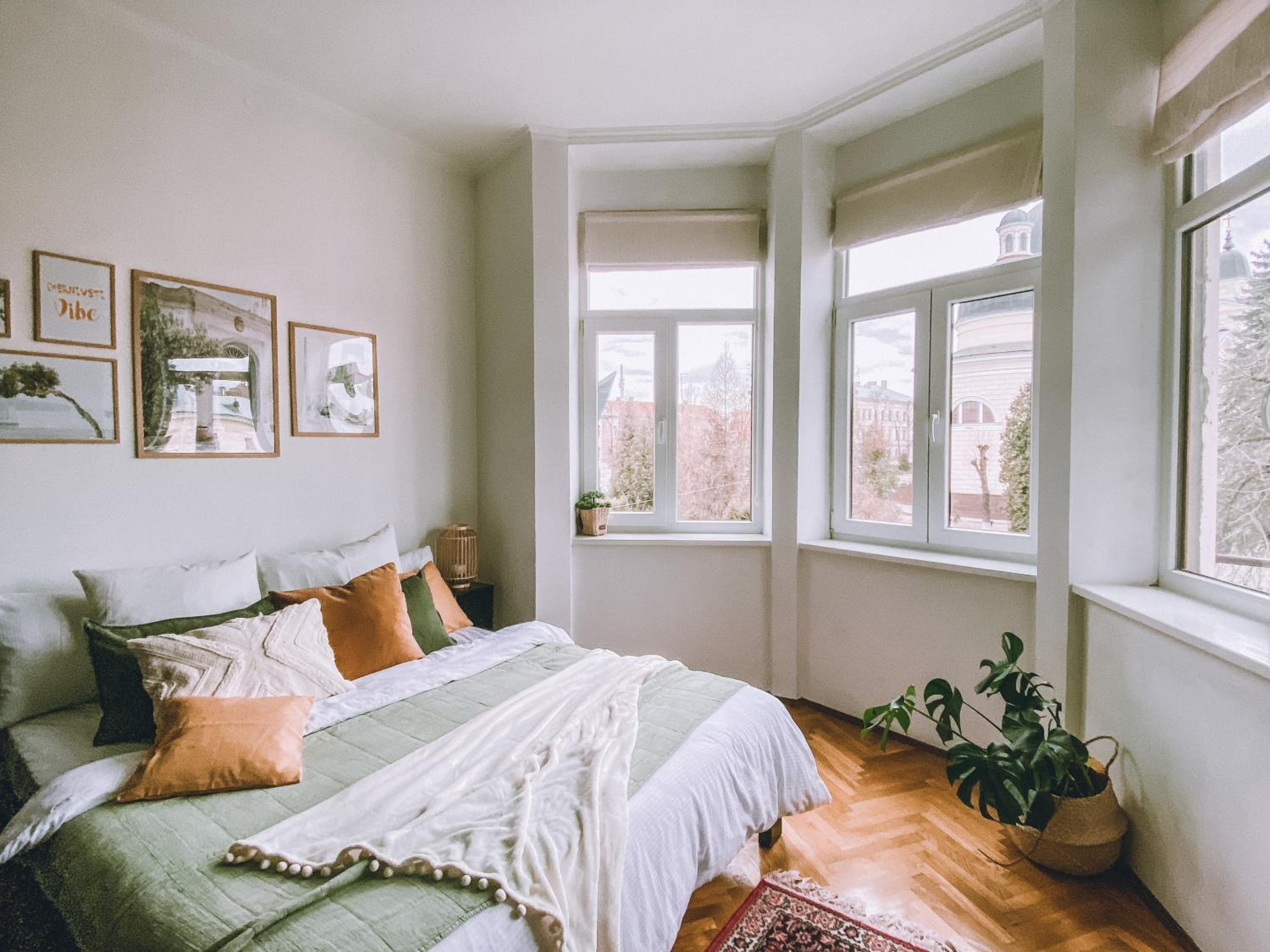 One-Bedroom Apartment photo 1