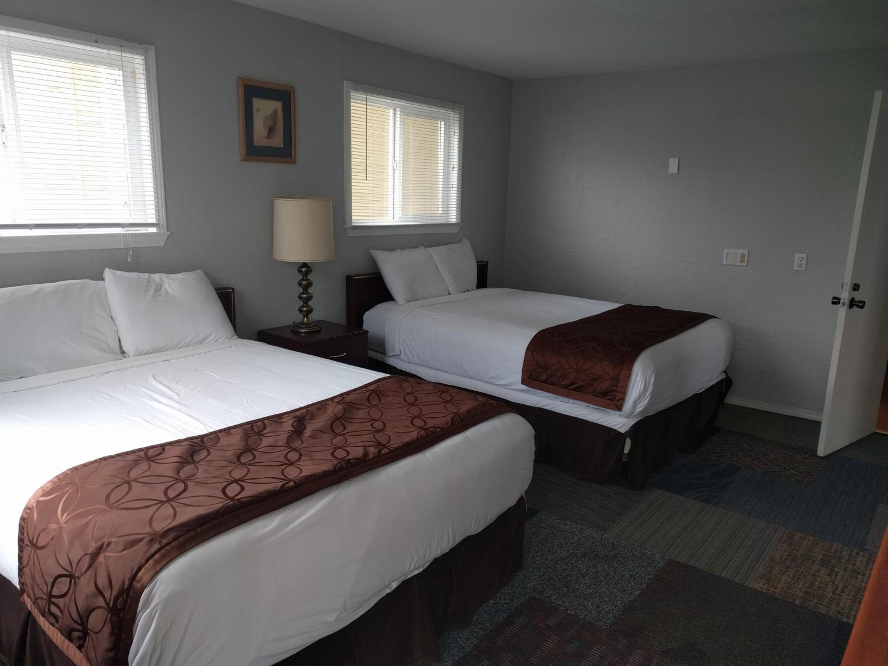 One-Bedroom Suite with Two Queen Beds - Photo 16