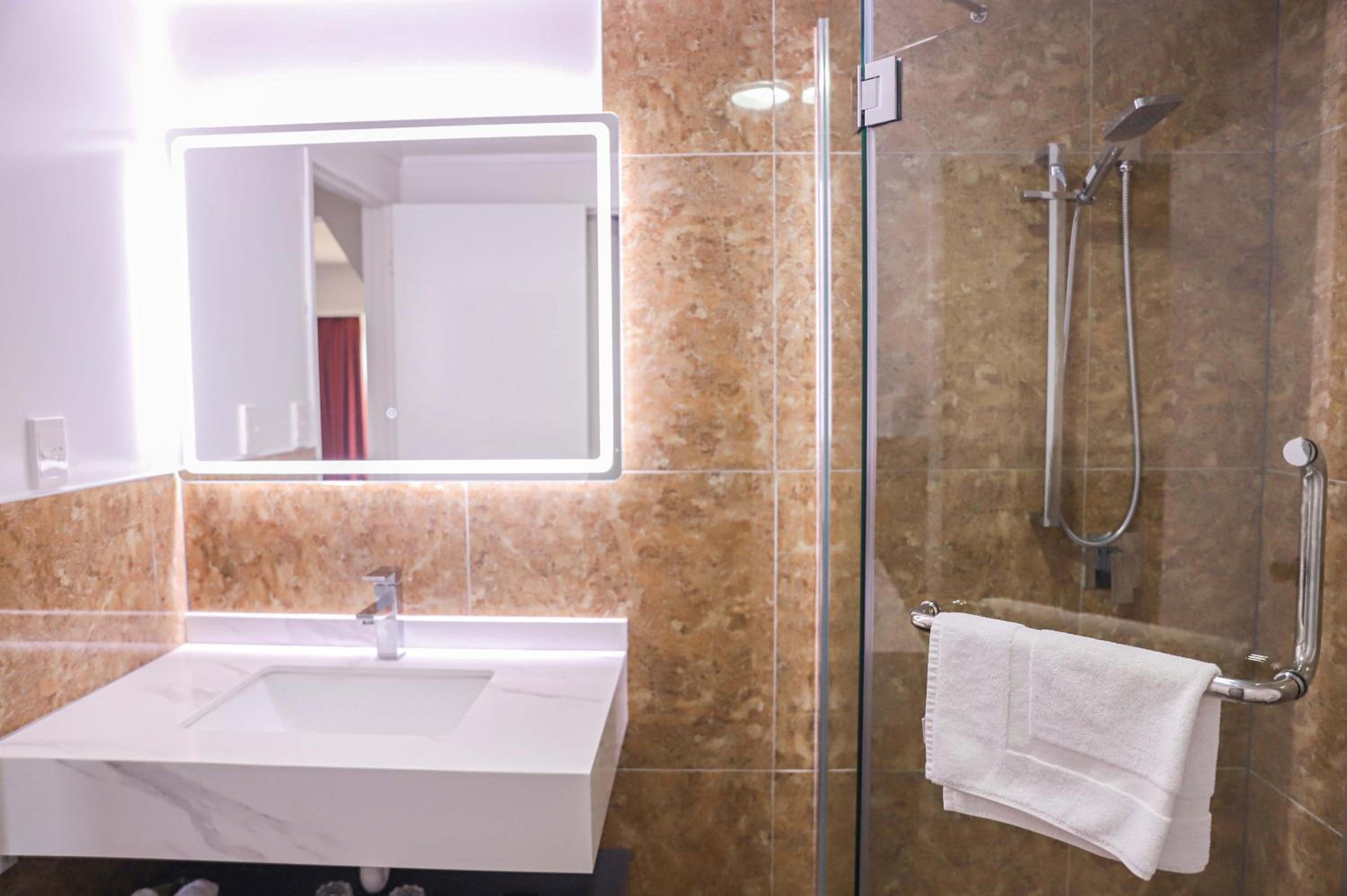 Standard Twin Room - Photo 7